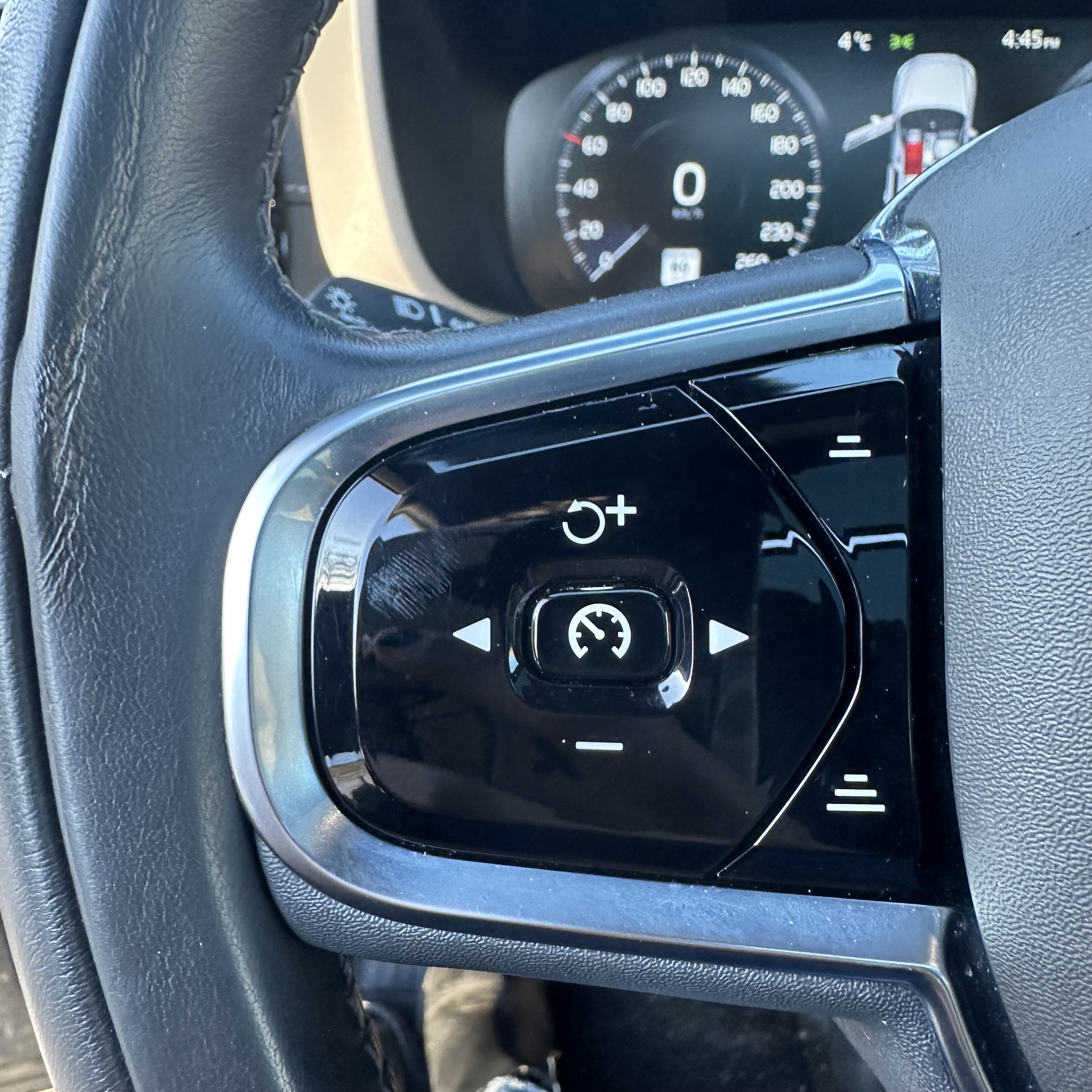 /canadacars/2020-VOLVO-XC60-3959988518408728.jpg