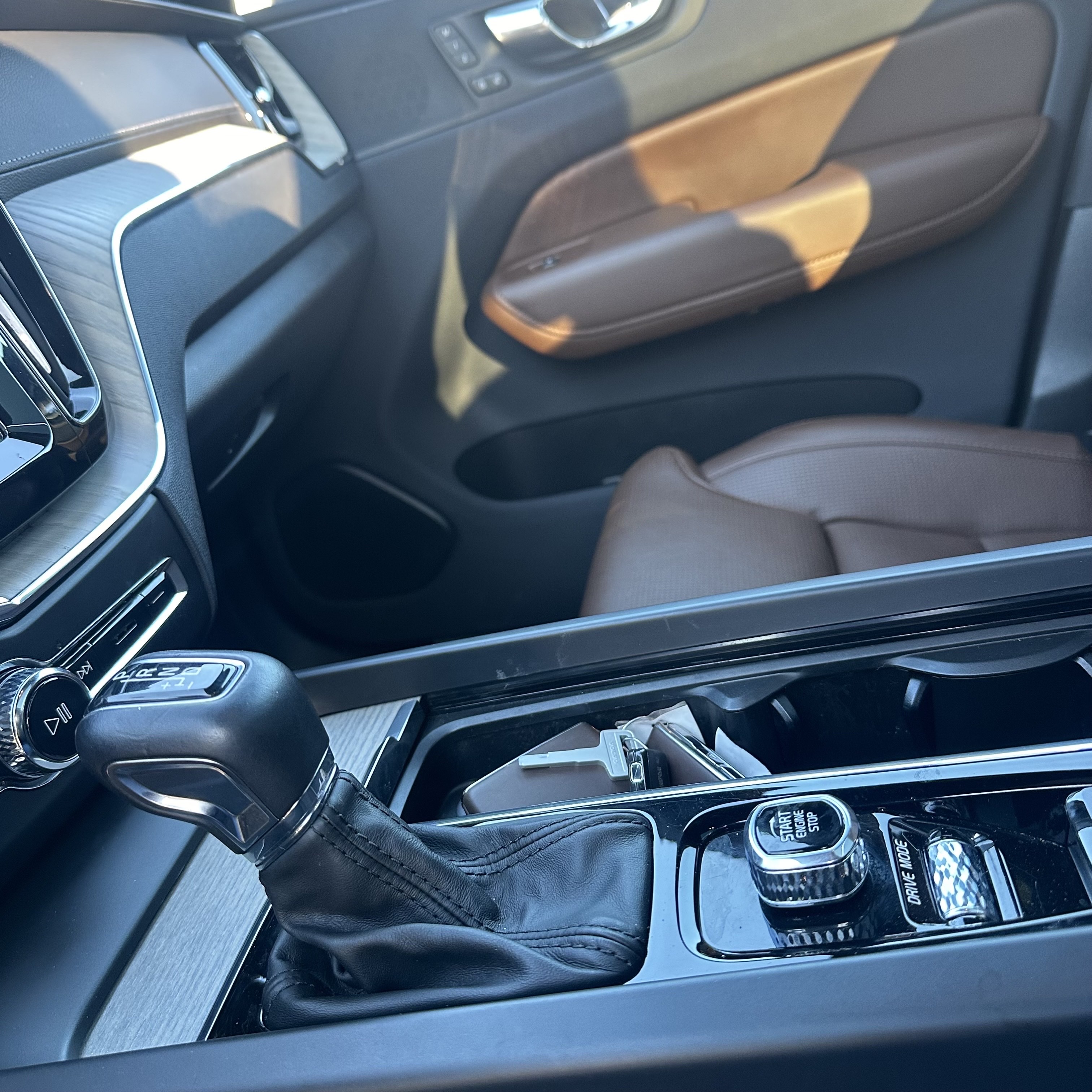 /canadacars/2020-VOLVO-XC60-5865994955742417.jpg