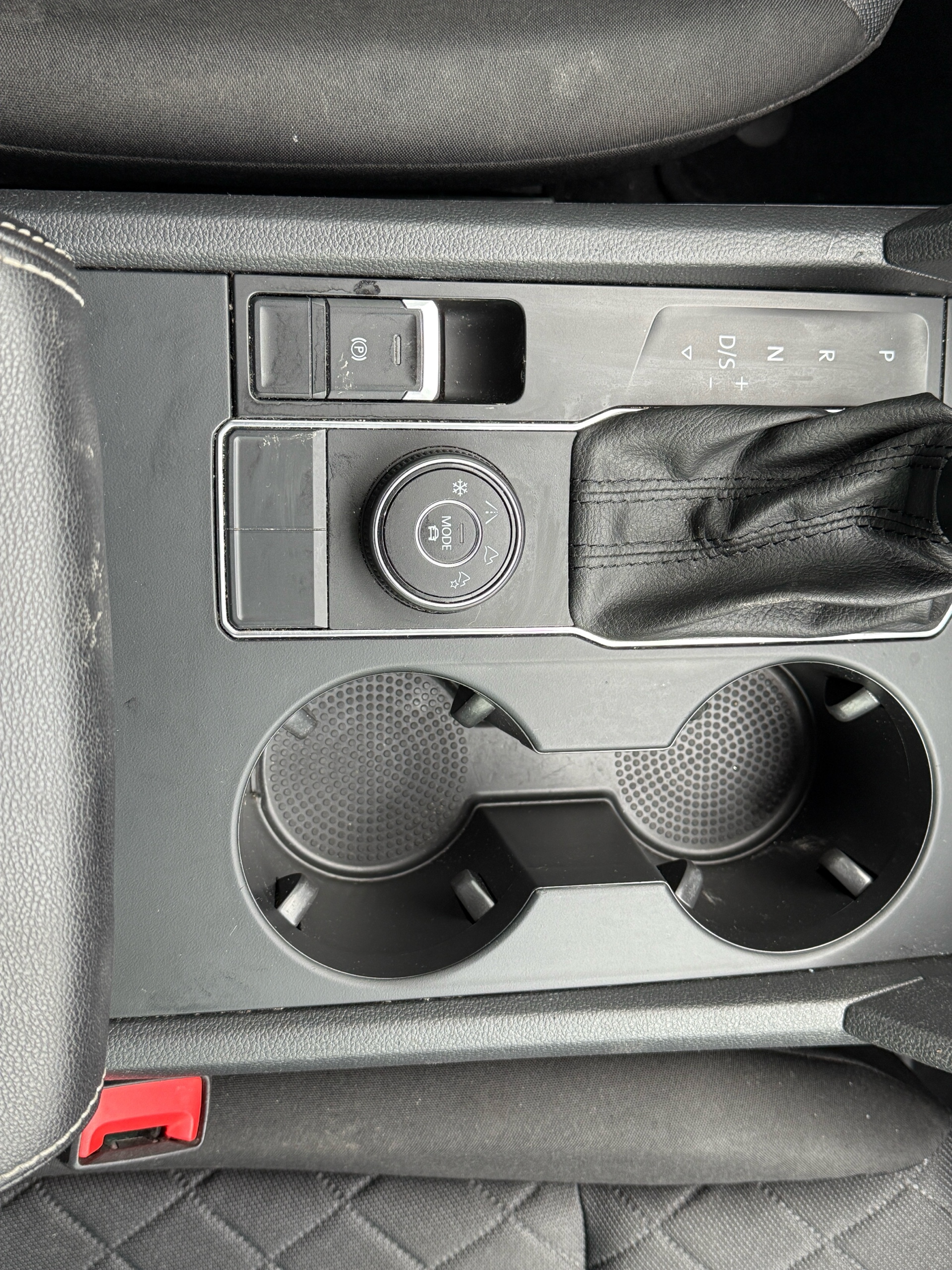 /canadacars/2020-Volkswagen-AtlasCross-05485656448592802.jpg