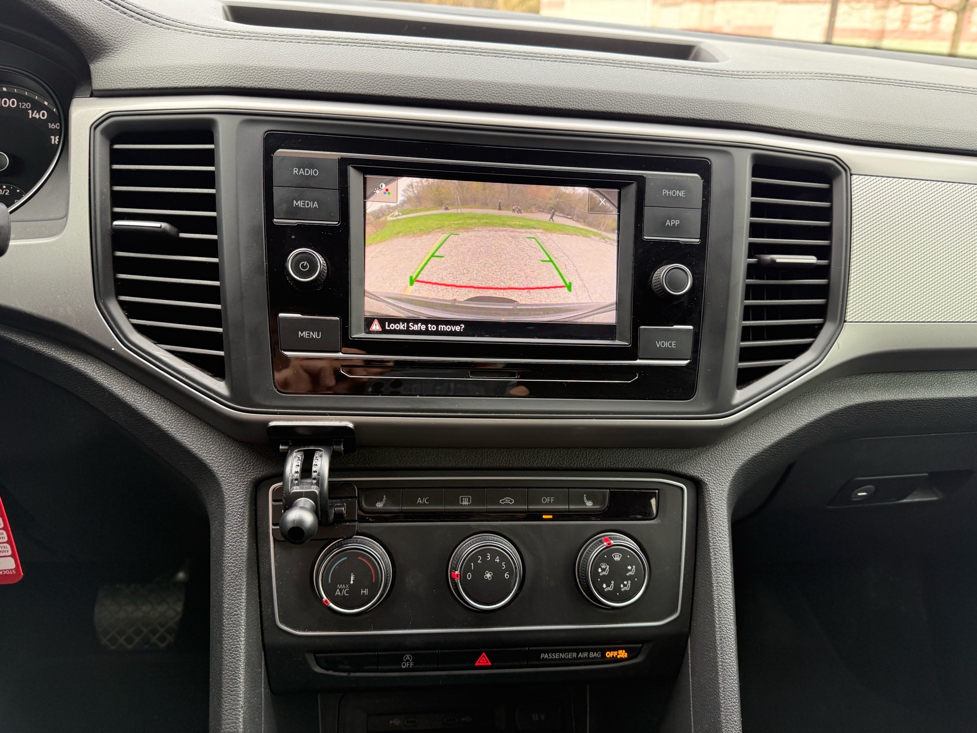 /canadacars/2020-Volkswagen-AtlasCross-3005228041012318.jpg