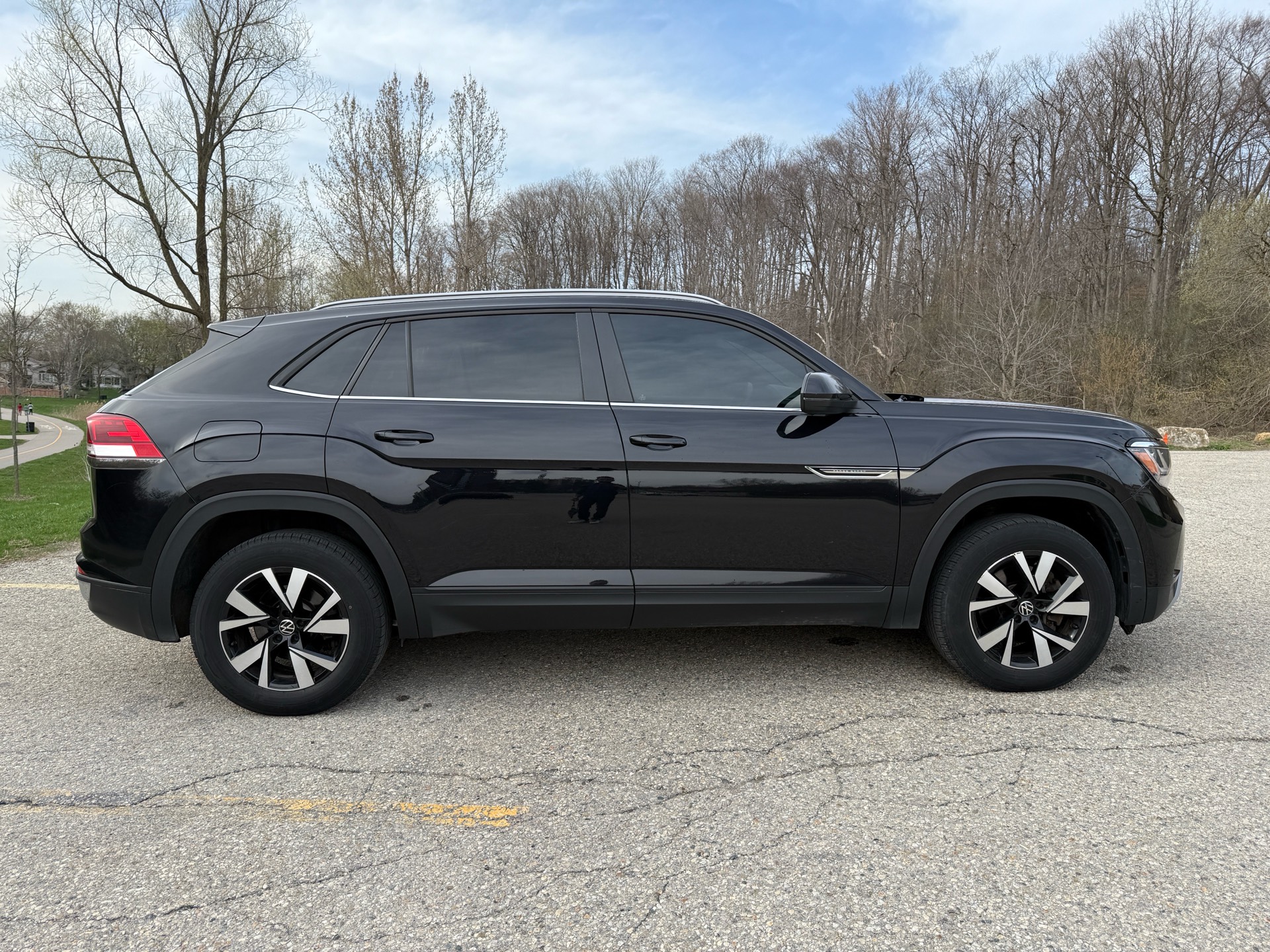 /canadacars/2020-Volkswagen-AtlasCross-8411238349135055.jpg