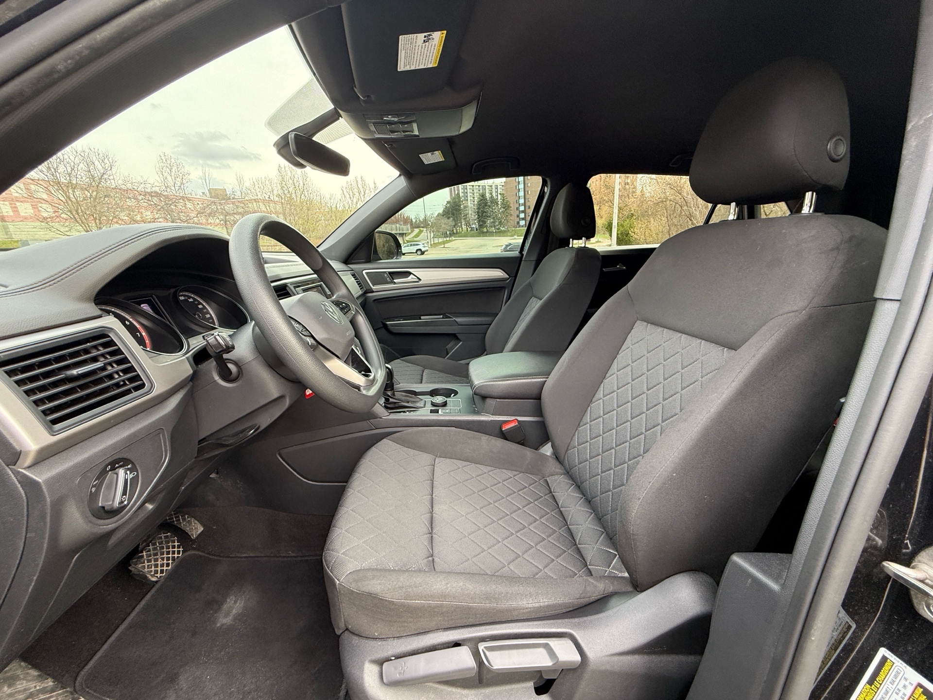 /canadacars/2020-Volkswagen-AtlasCross-95355173932521.jpg