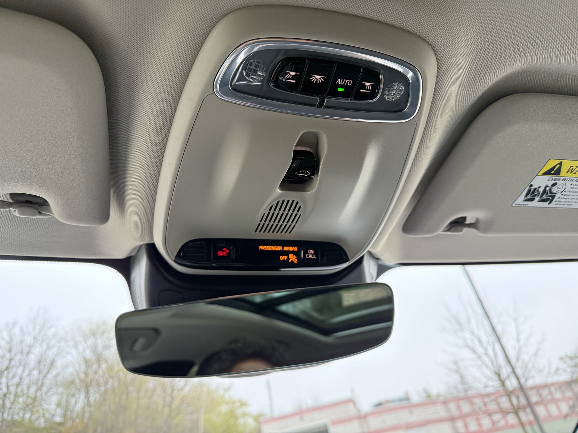 /canadacars/2021-Volvo-V60Cross-02823171809546987.jpg