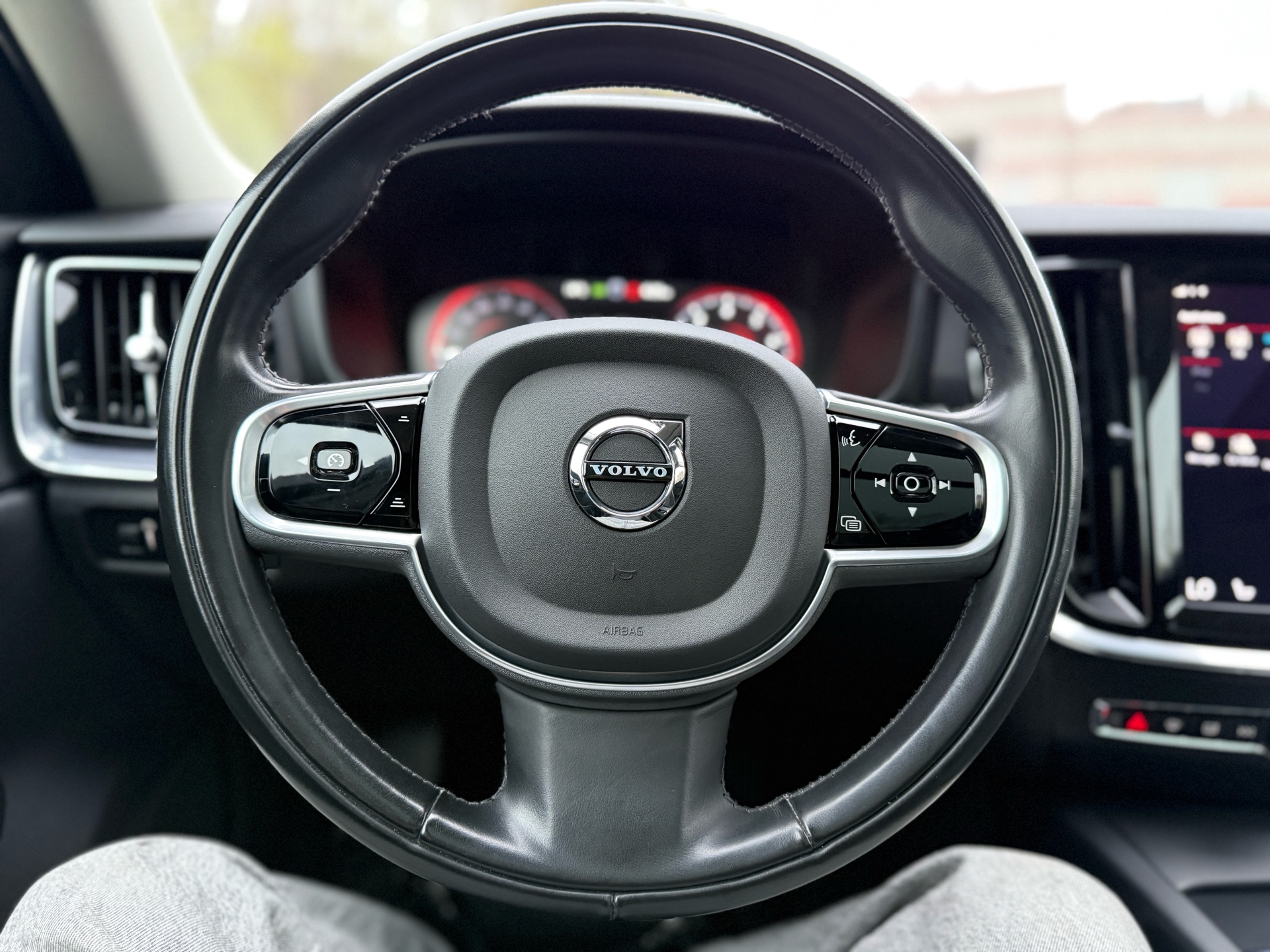 /canadacars/2021-Volvo-V60Cross-10349730123150014.jpg