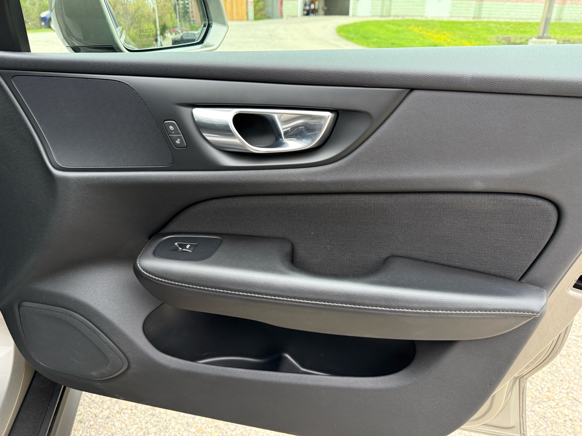 /canadacars/2021-Volvo-V60Cross-7602119260805709.jpg