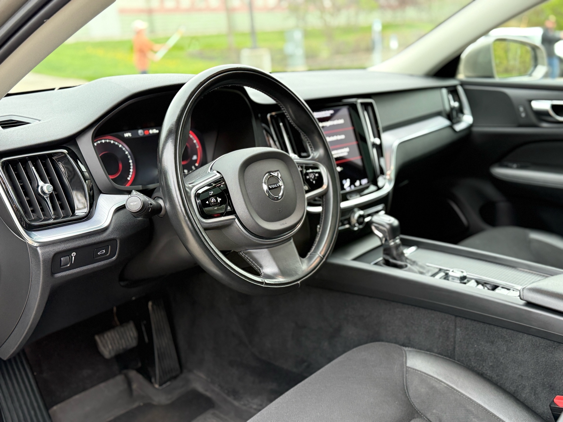 /canadacars/2021-Volvo-V60Cross-7943819856059242.jpg