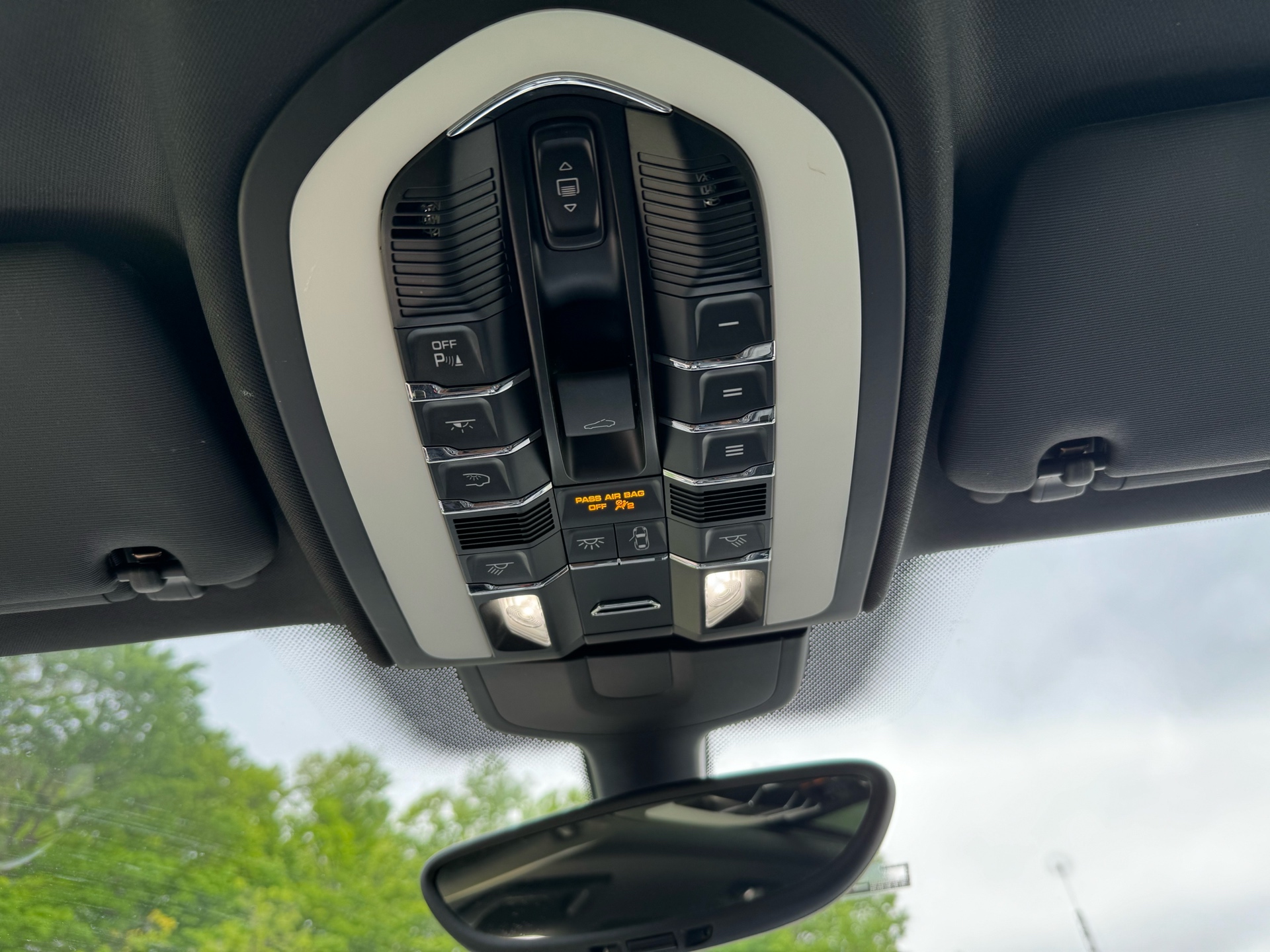 /canadacarscambridge/2017-Porsche-Cayenne-48927561299032685.jpg