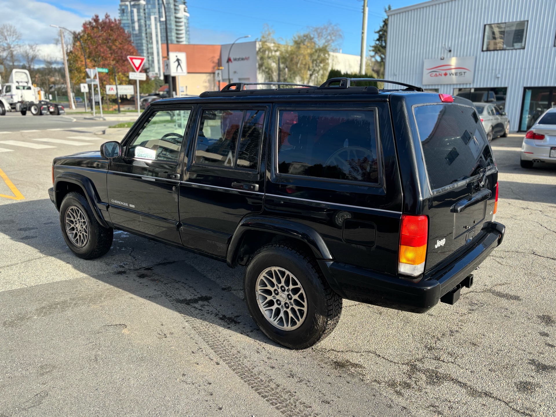 /canwestautoinc/1999-Jeep-Cherokee-019903826295178506.jpg
