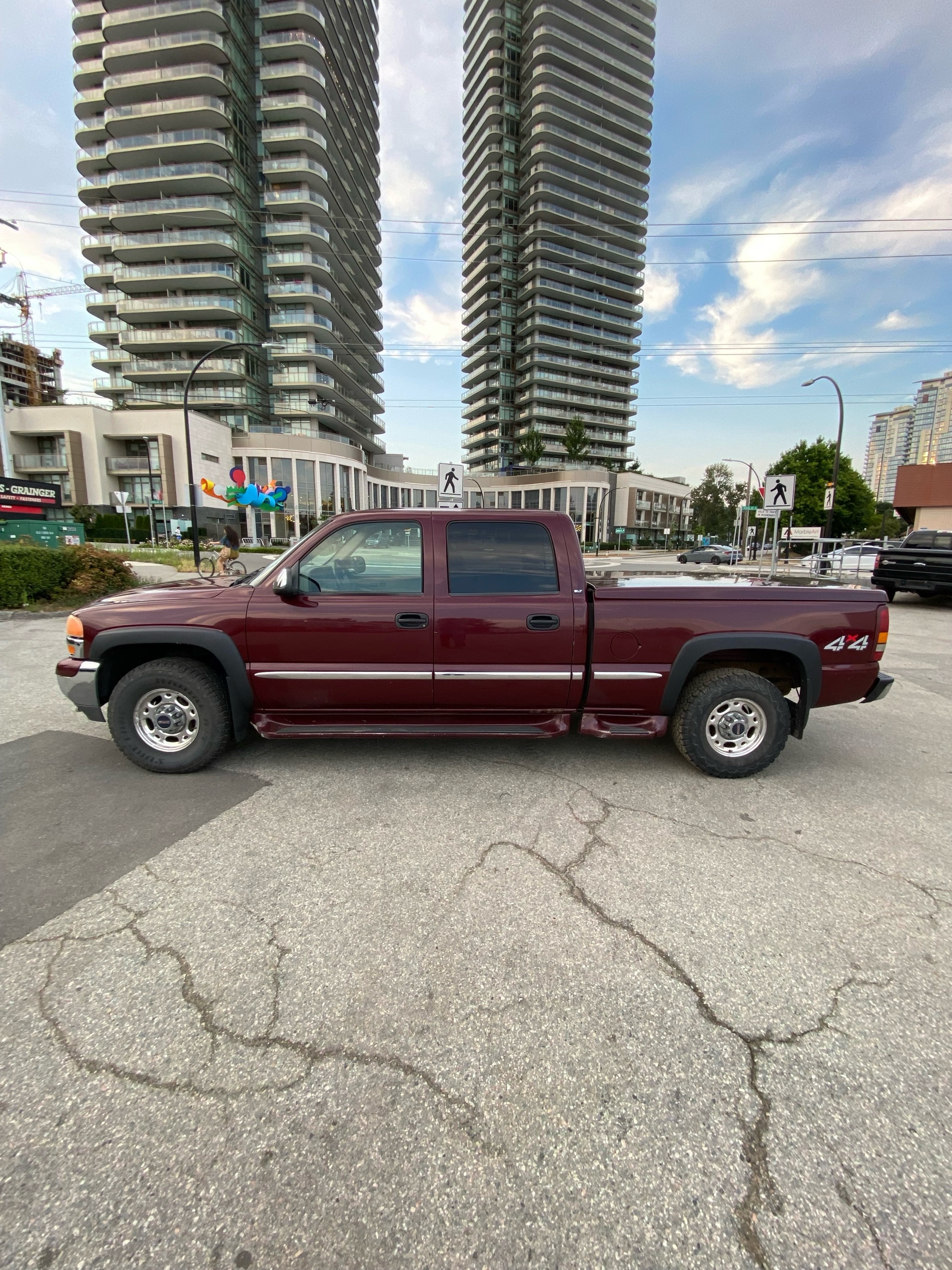 /canwestautoinc/2001-GMC-Sierra1500-38028692630842453.jpg