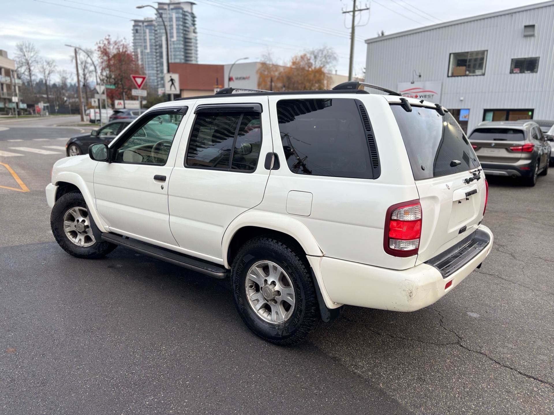 /canwestautoinc/2001-Nissan-Pathfinder-04982488721511902.jpg