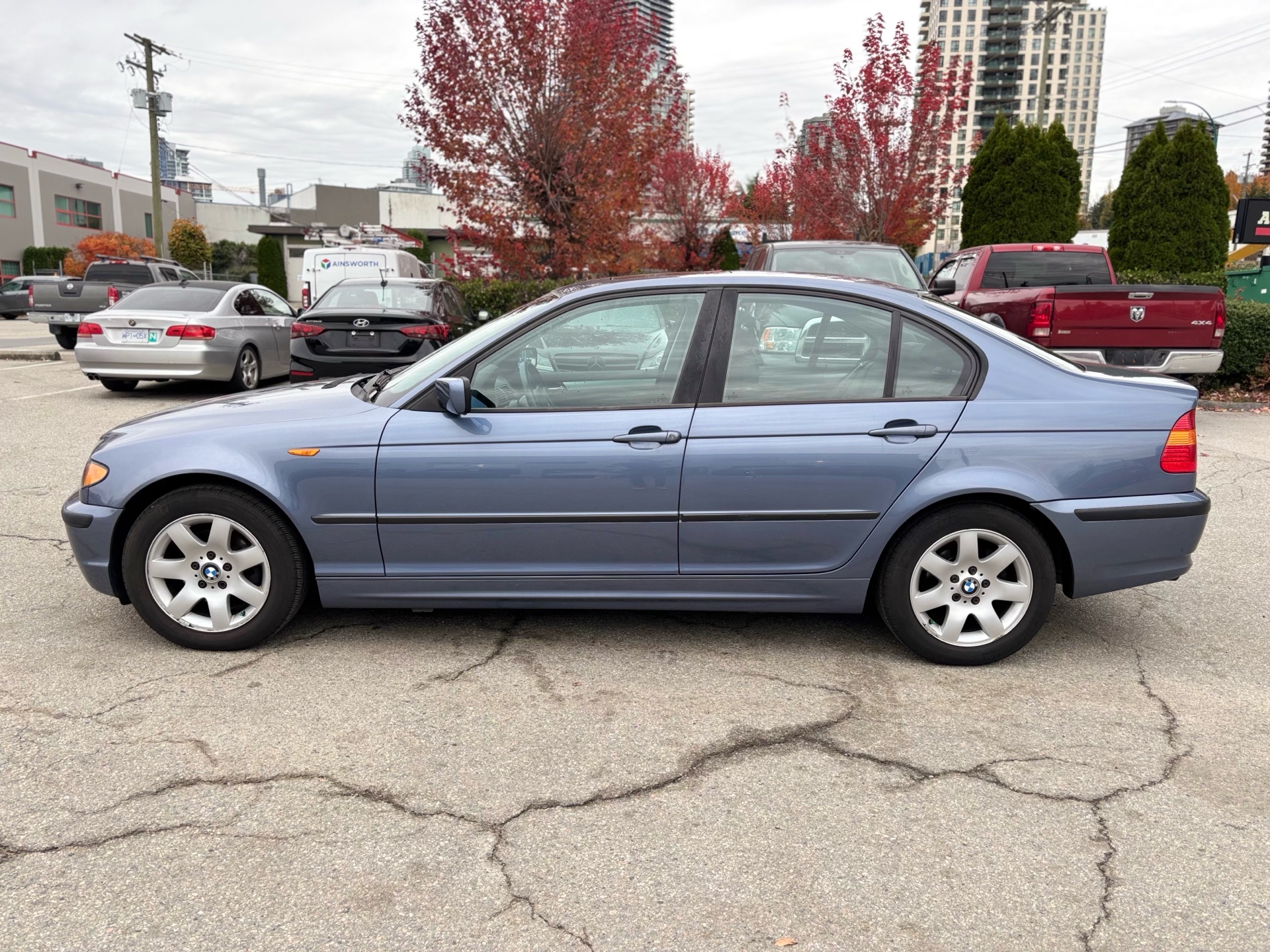 /canwestautoinc/2004-BMW-3Series-5629473982249935.jpg