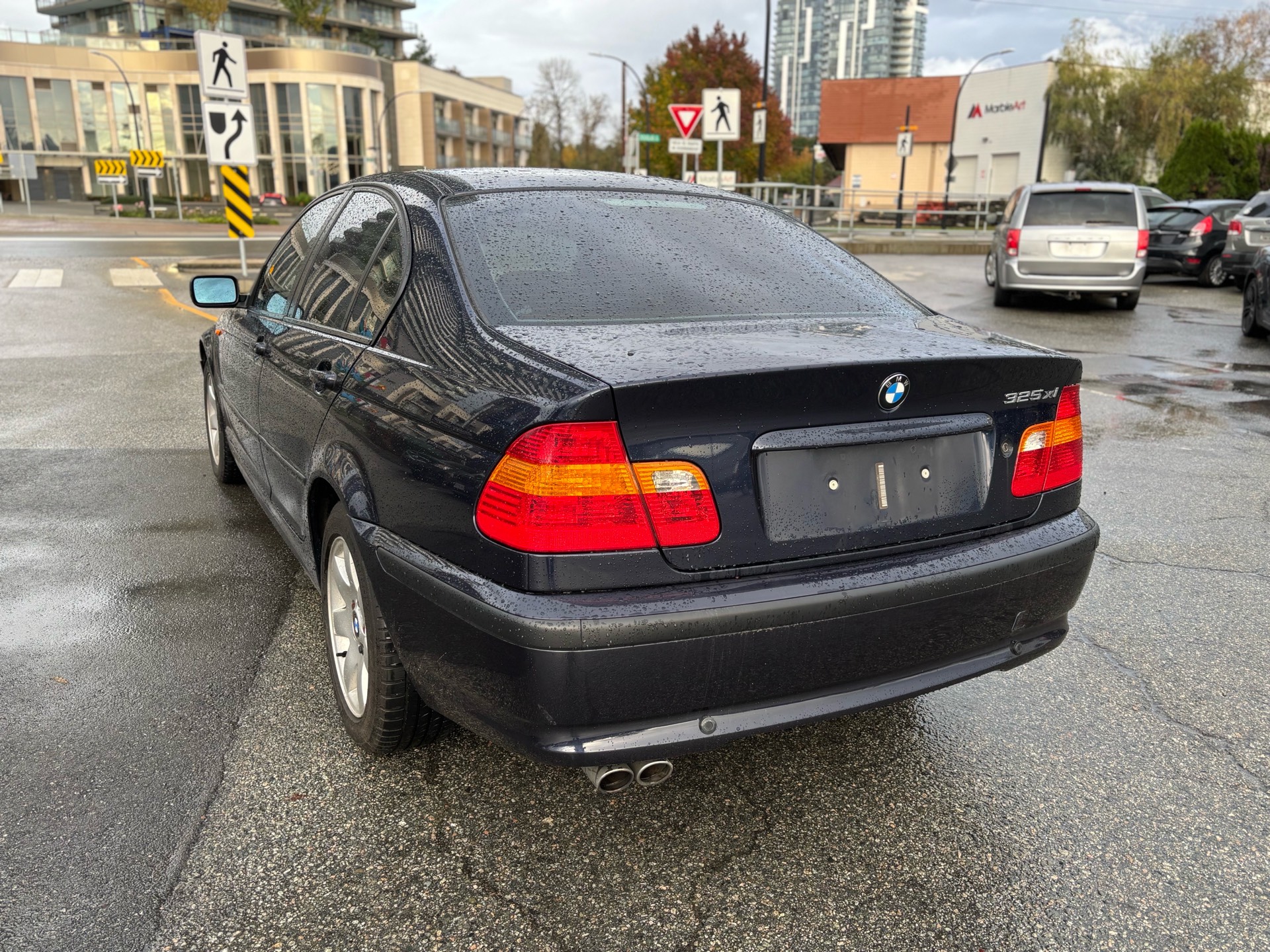 /canwestautoinc/2005-BMW-3Series-5938215561822775.jpg