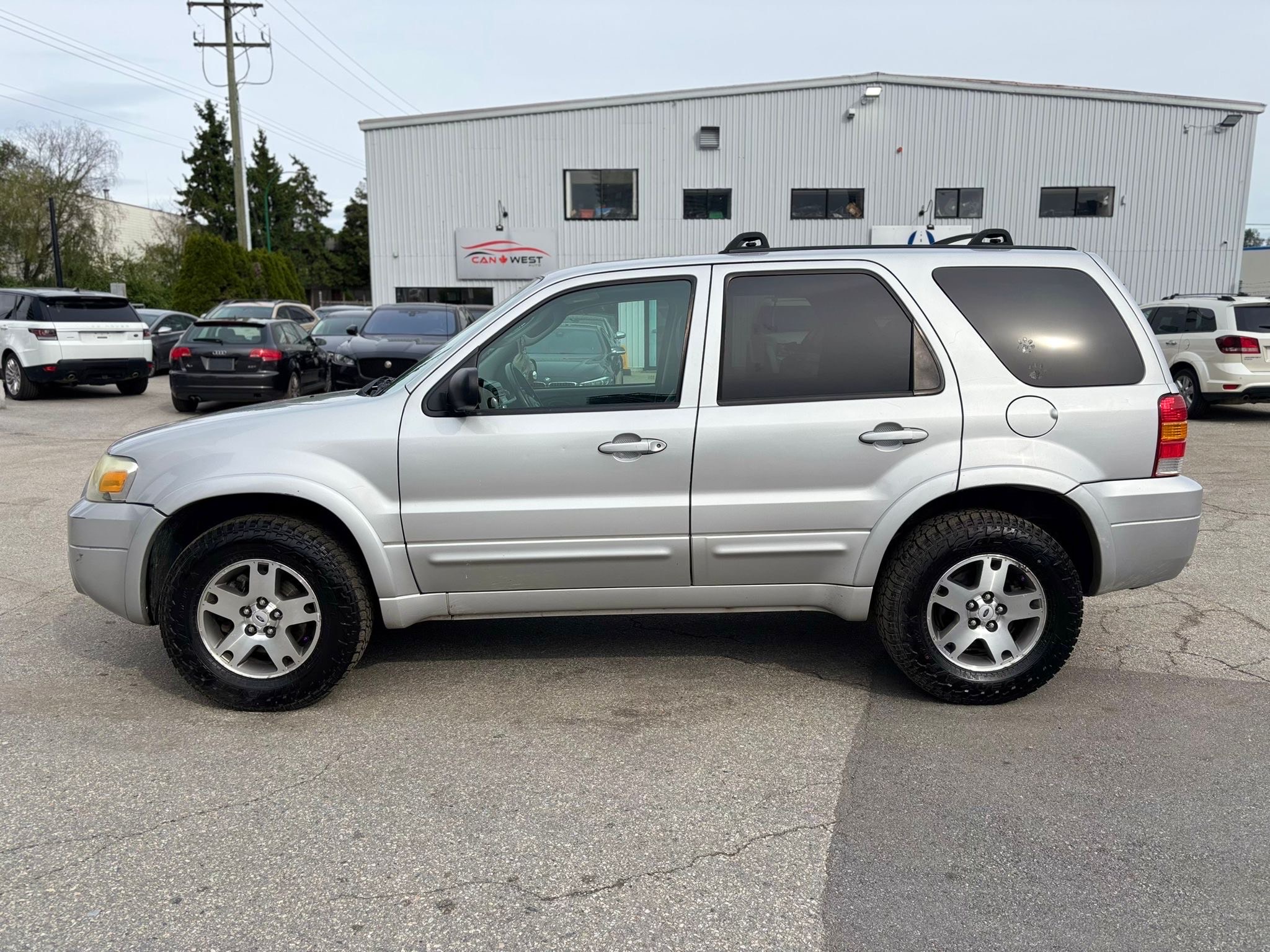 /canwestautoinc/2005-Ford-Escape-9030527206434753.jpg