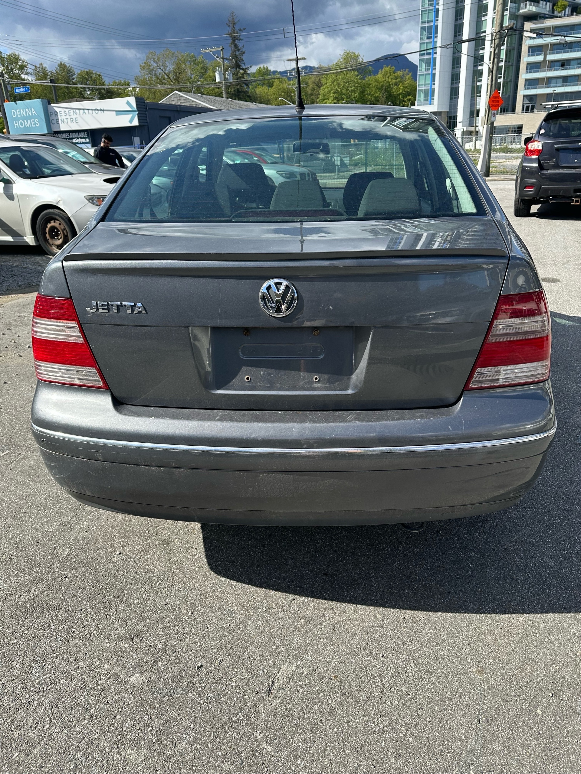 /canwestautoinc/2005-Volkswagen-Jetta-8405126929067779.jpg