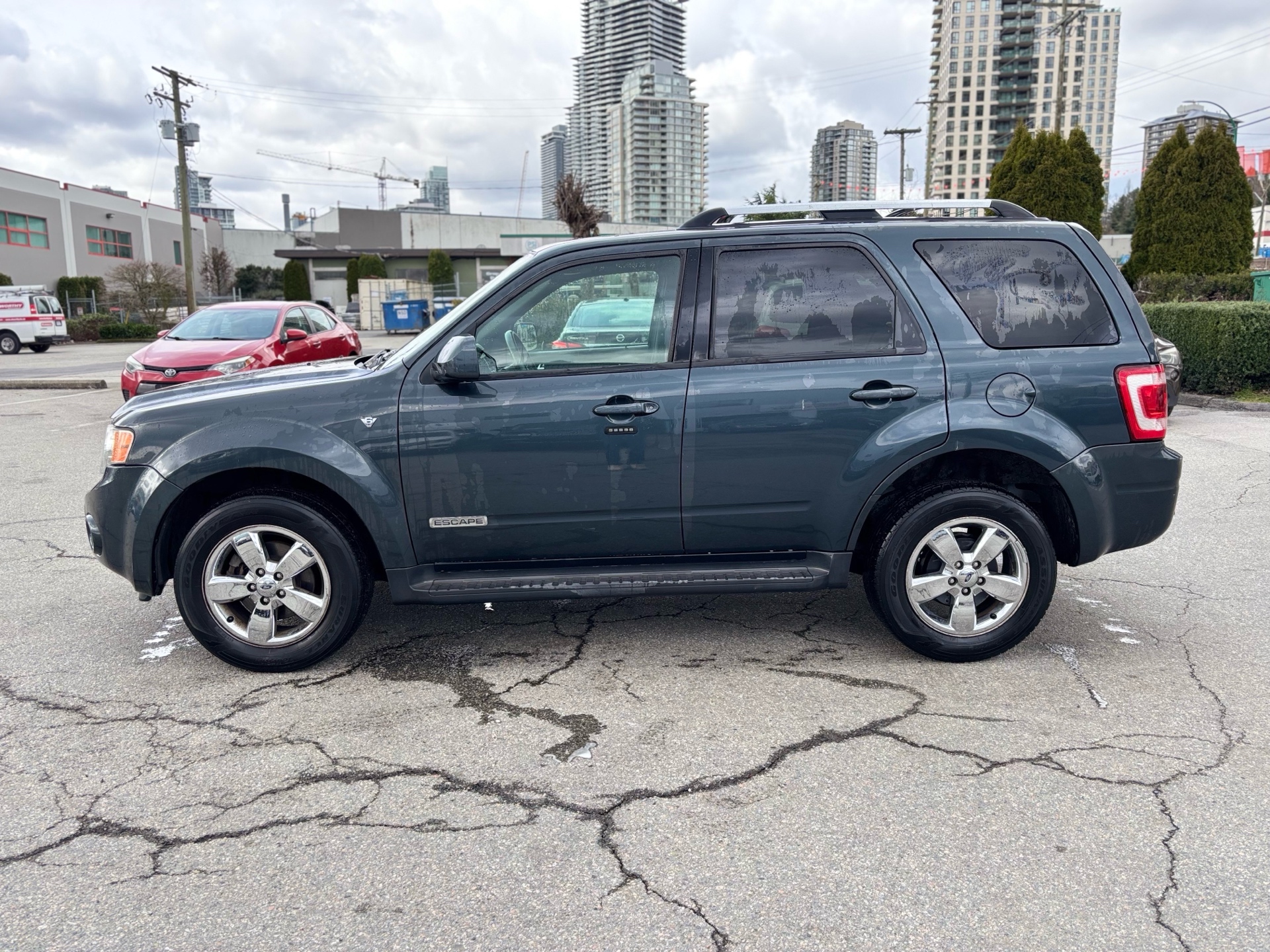 /canwestautoinc/2008-Ford-Escape-30694111373716204.jpg