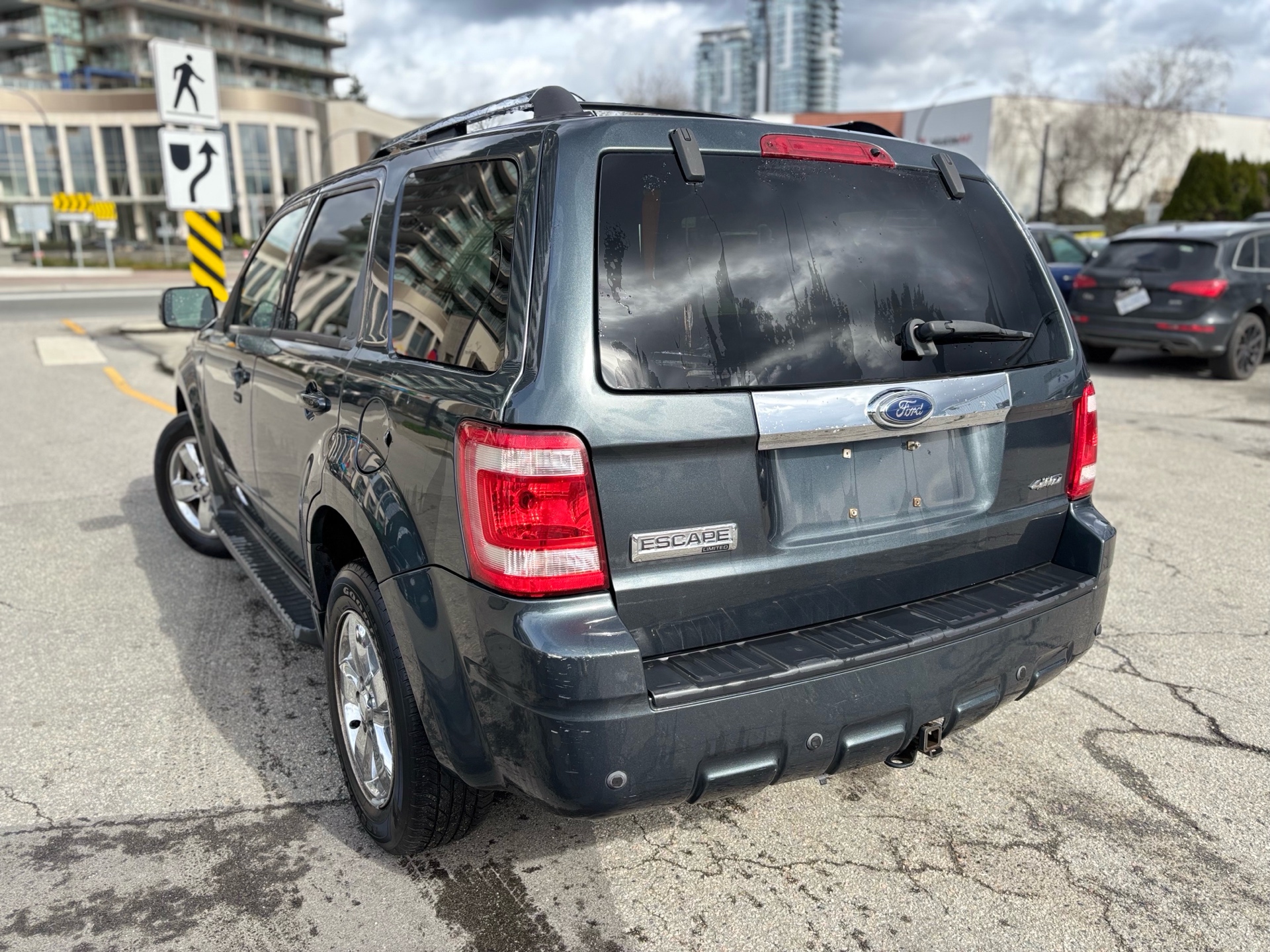/canwestautoinc/2008-Ford-Escape-5124921164872567.jpg
