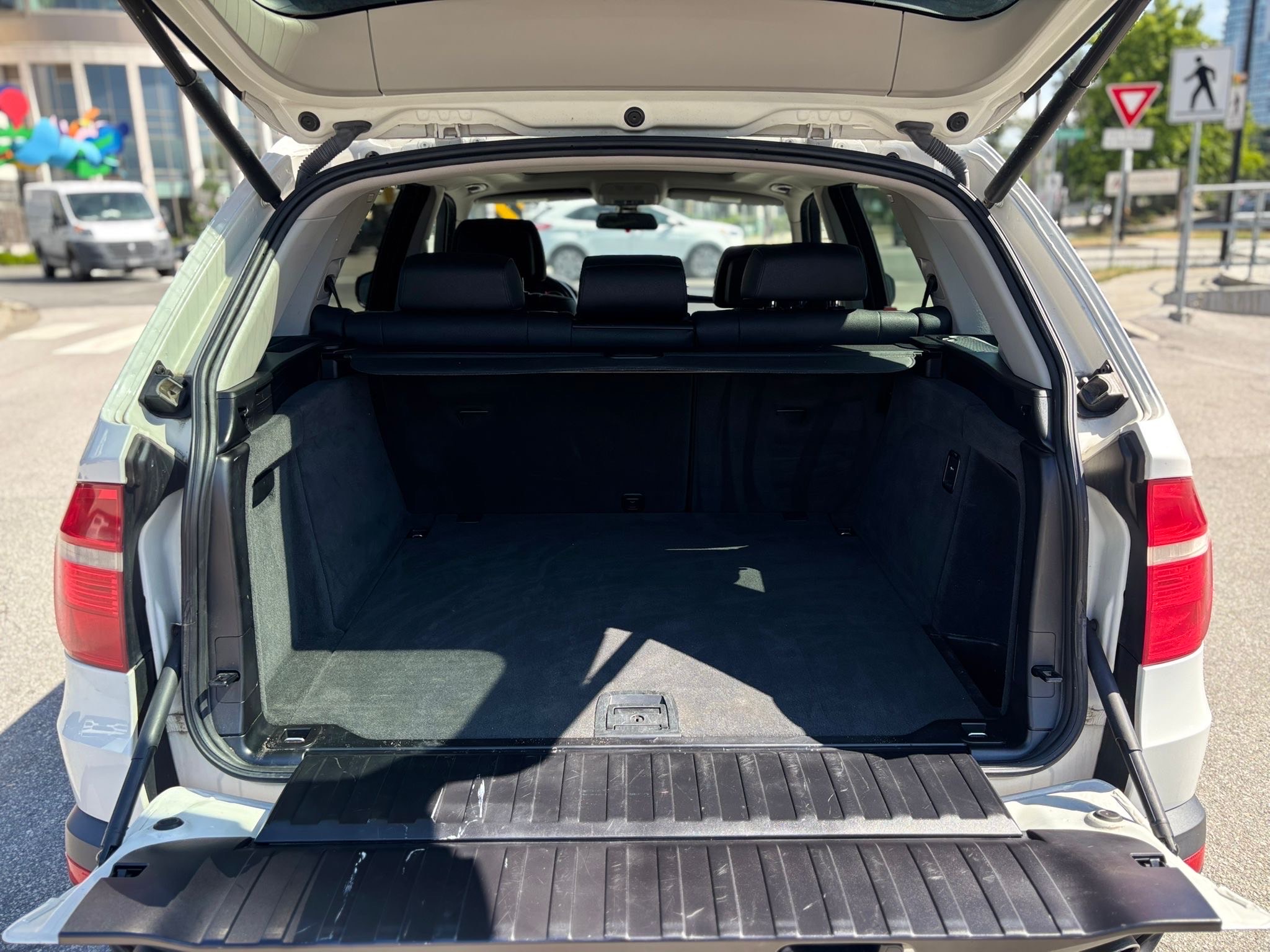 /canwestautoinc/2009-BMW-X5-7084051943240233.jpg