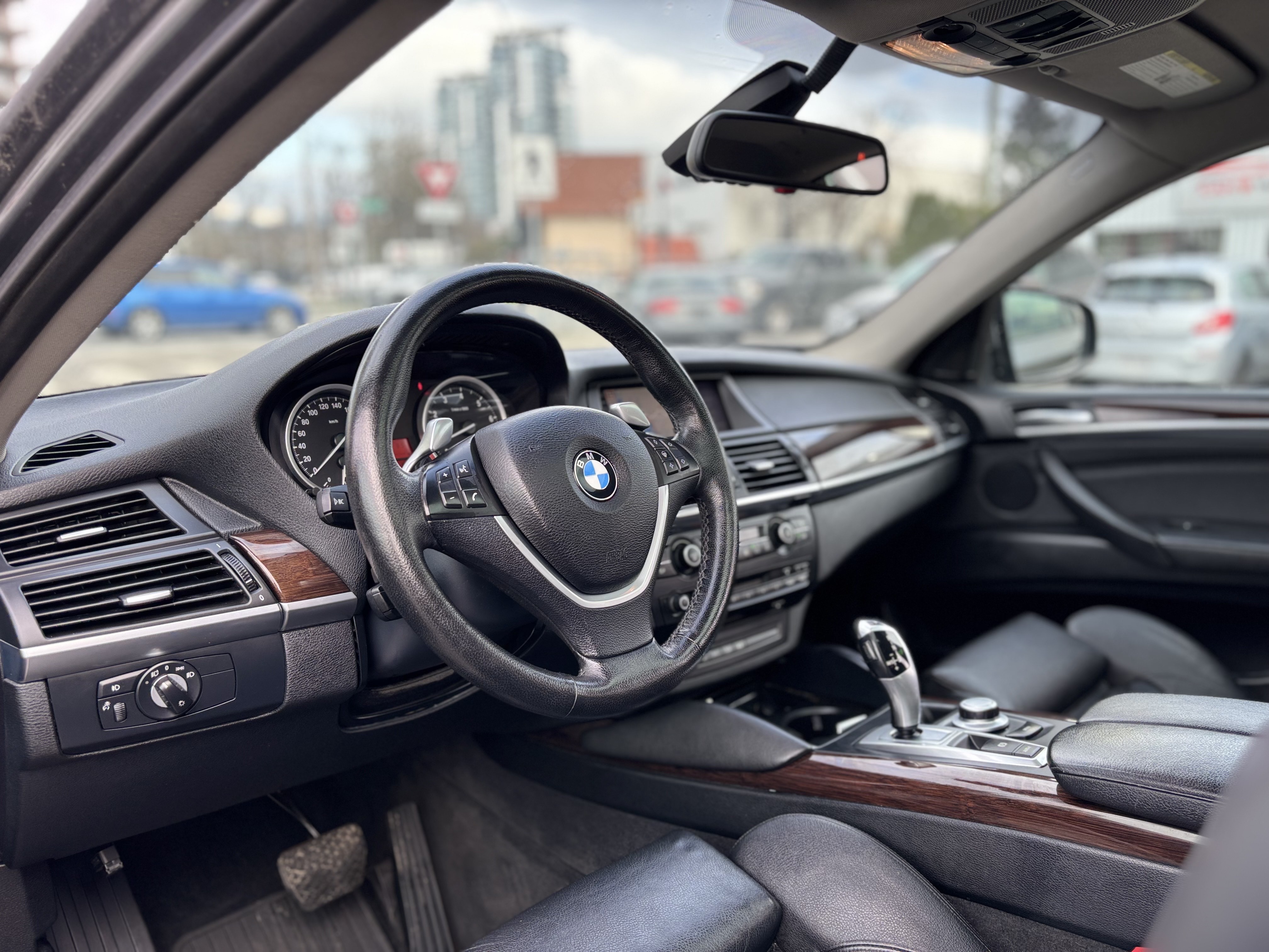 /canwestautoinc/2009-BMW-X6-5504359058690587.jpg