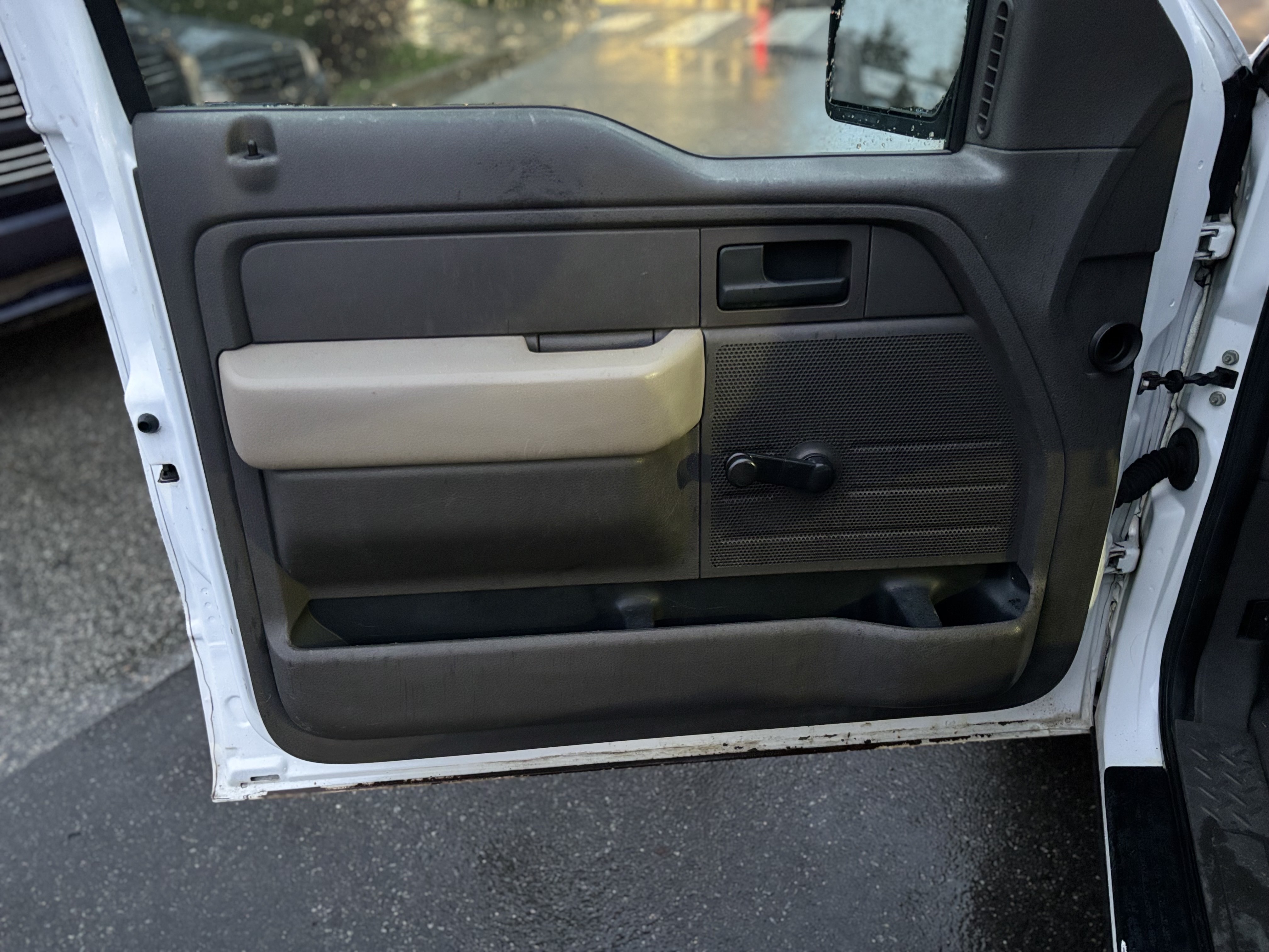 /canwestautoinc/2009-Ford-F-150-9823897334843539.jpg