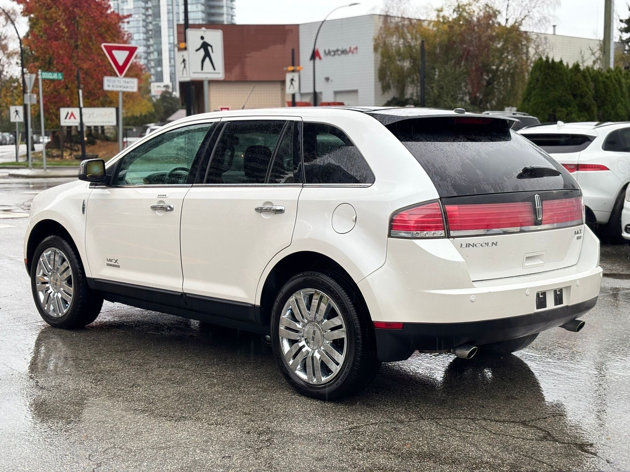 /canwestautoinc/2009-Lincoln-MKX-54116285126073.jpg