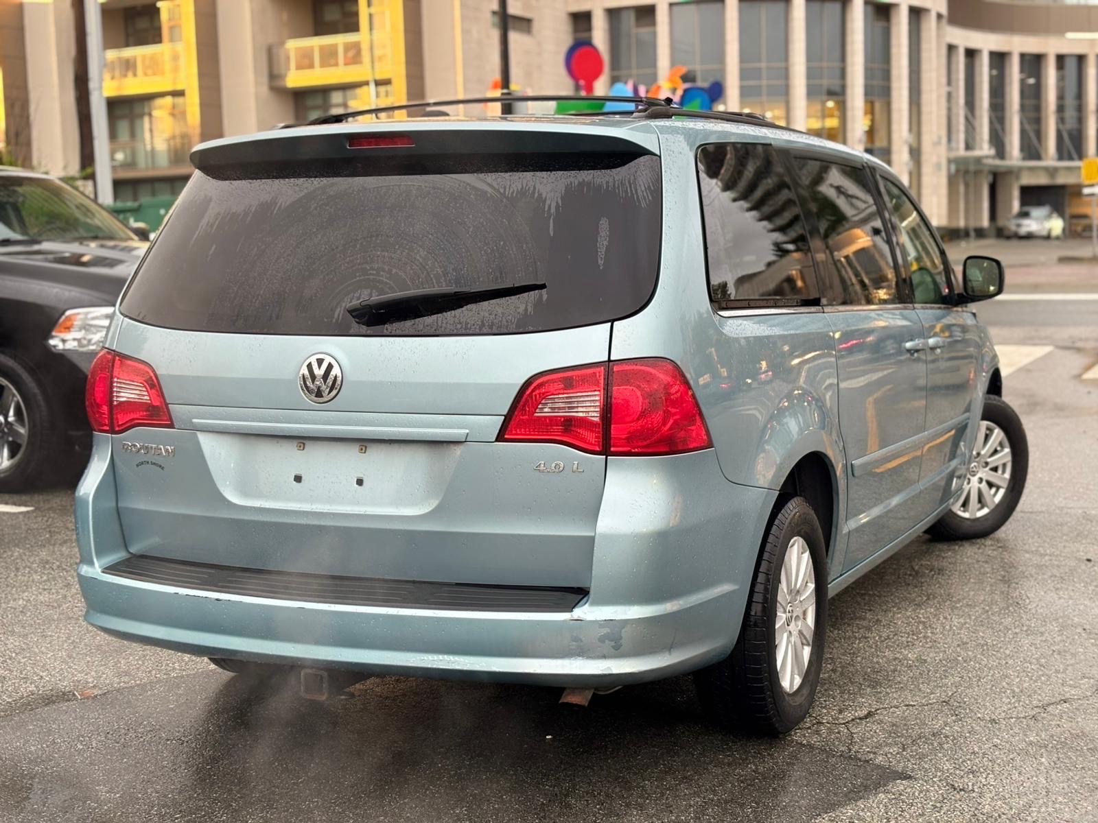 /canwestautoinc/2009-Volkswagen-Routan-6241615058376211.jpg