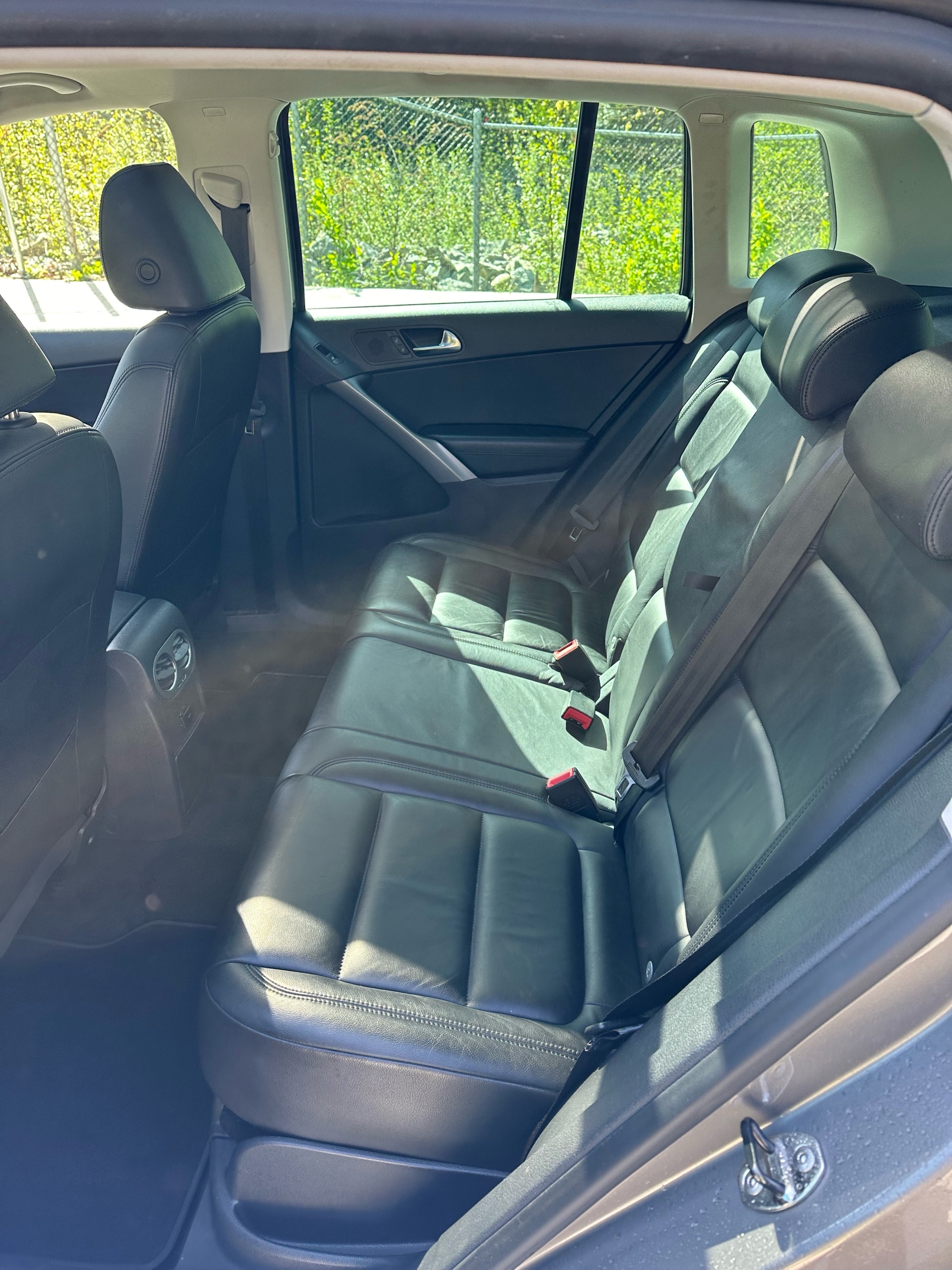 /canwestautoinc/2009-Volkswagen-Tiguan-2820995662139454.jpg
