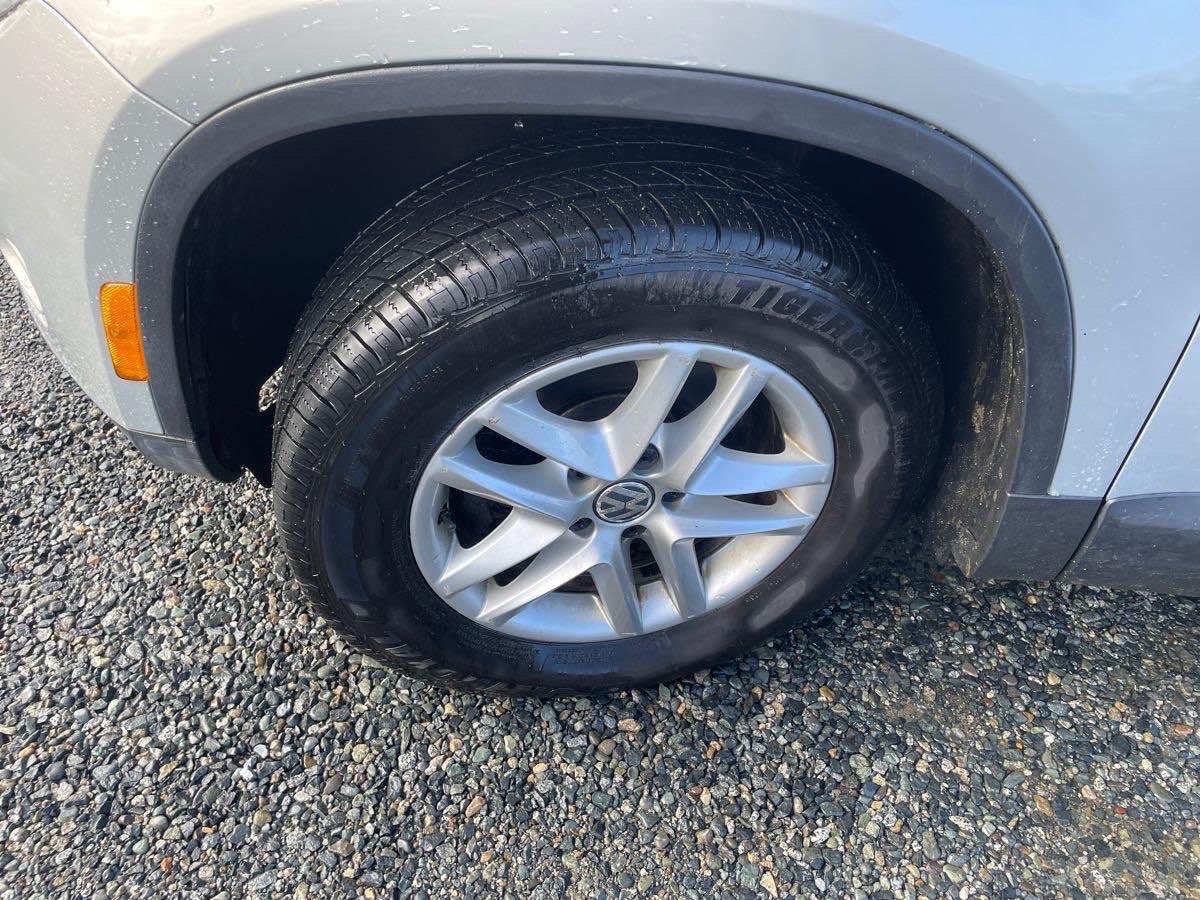 /canwestautoinc/2009-Volkswagen-Tiguan-5611644007684866.jpg