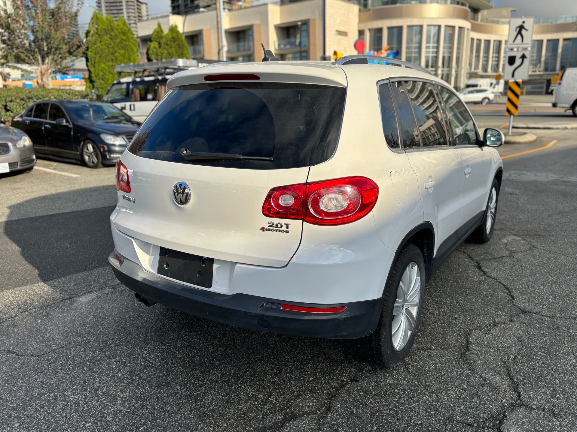/canwestautoinc/2009-Volkswagen-Tiguan-697215033076021.jpg