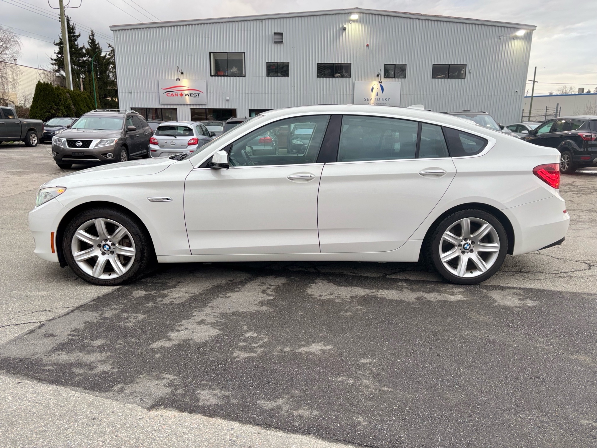 /canwestautoinc/2010-BMW-5Series-45152011316114904.jpg