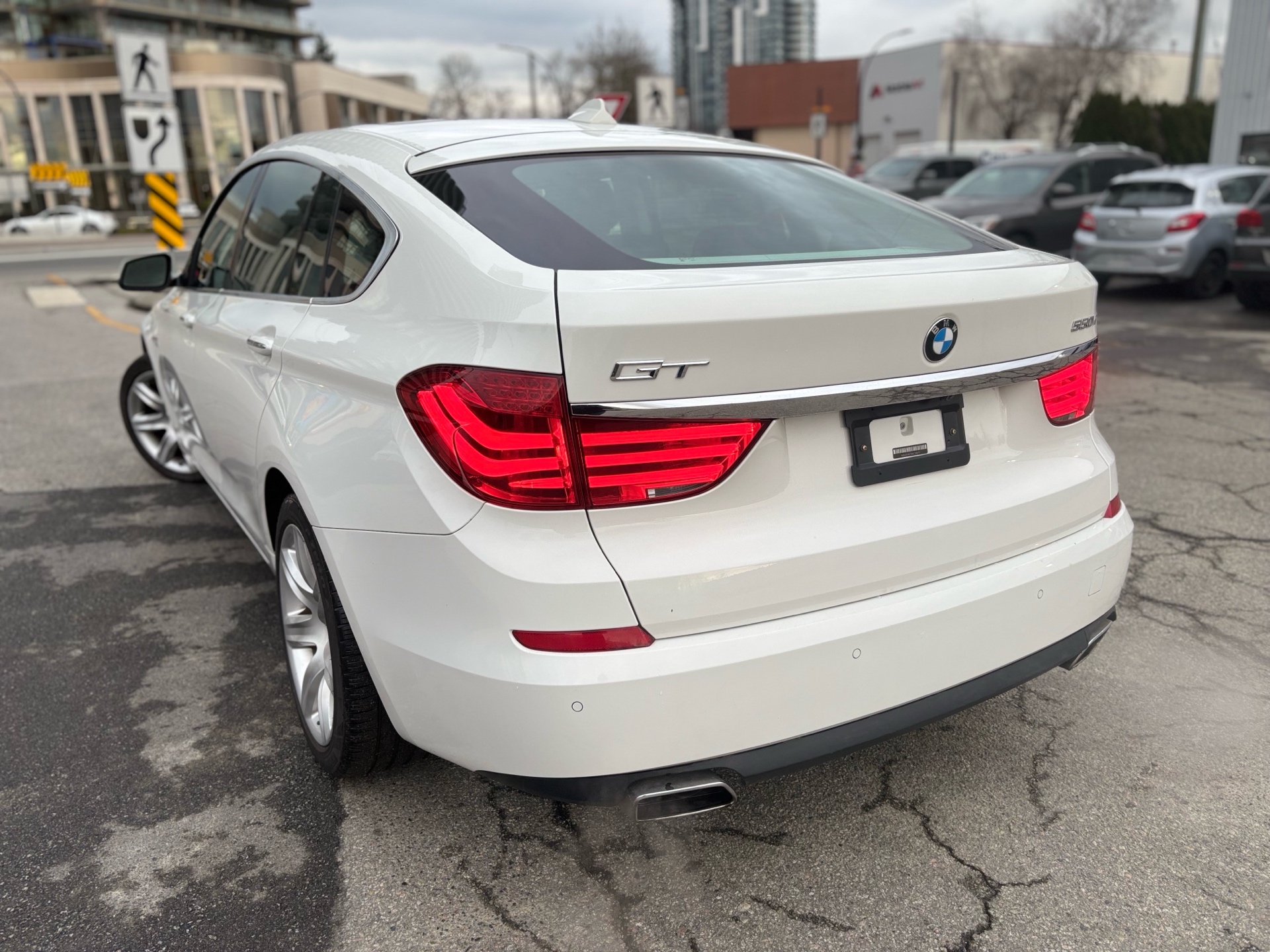 /canwestautoinc/2010-BMW-5Series-5999181557141808.jpg
