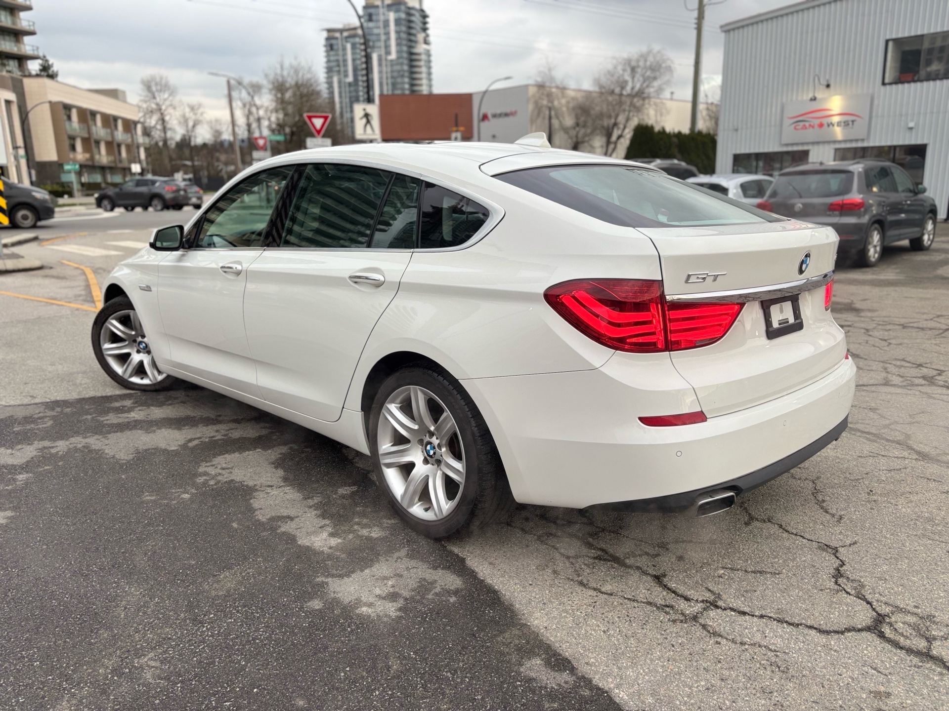 /canwestautoinc/2010-BMW-5Series-7596565555305999.jpg