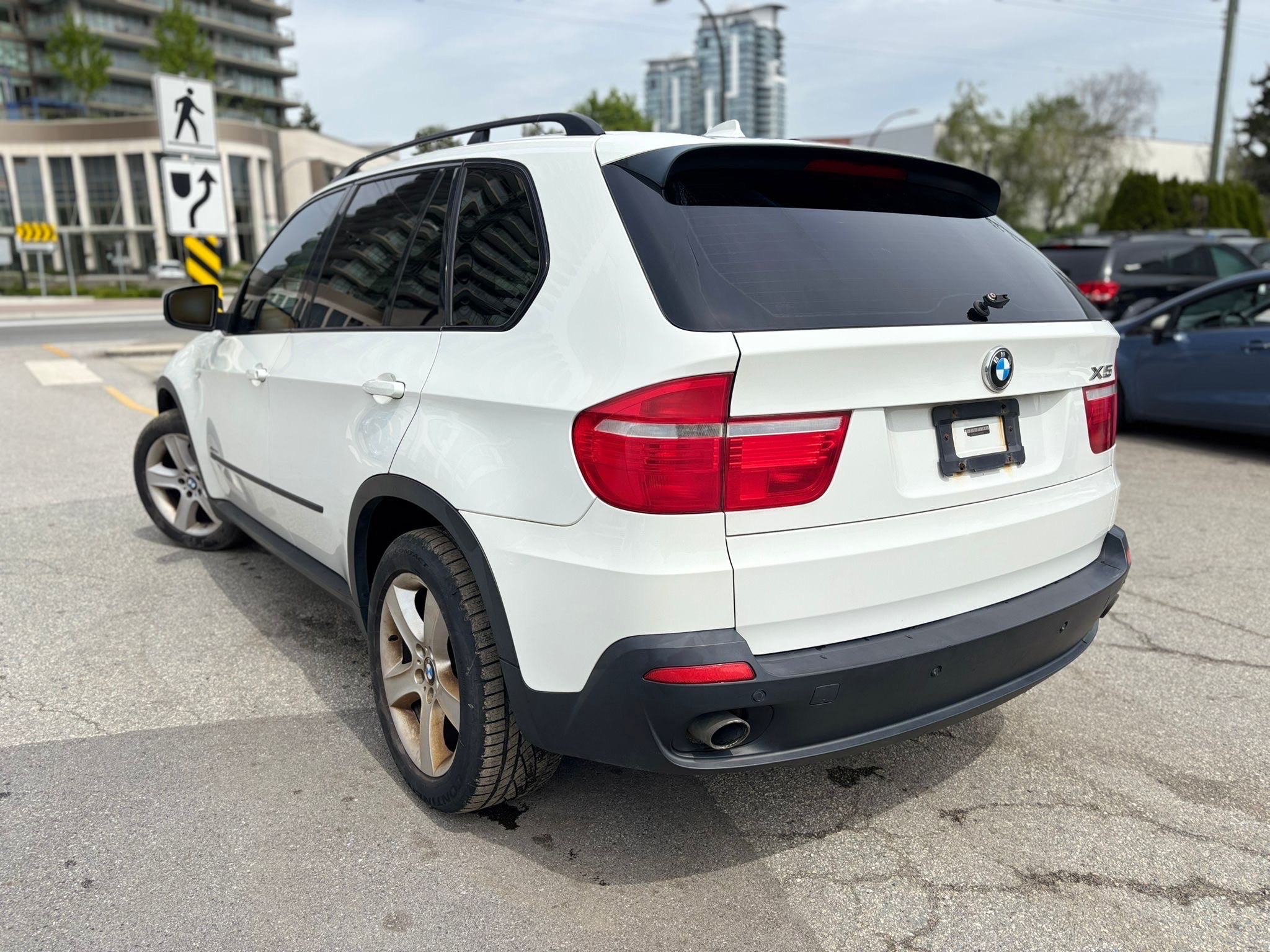 /canwestautoinc/2010-BMW-X5-36227437518944616.jpg