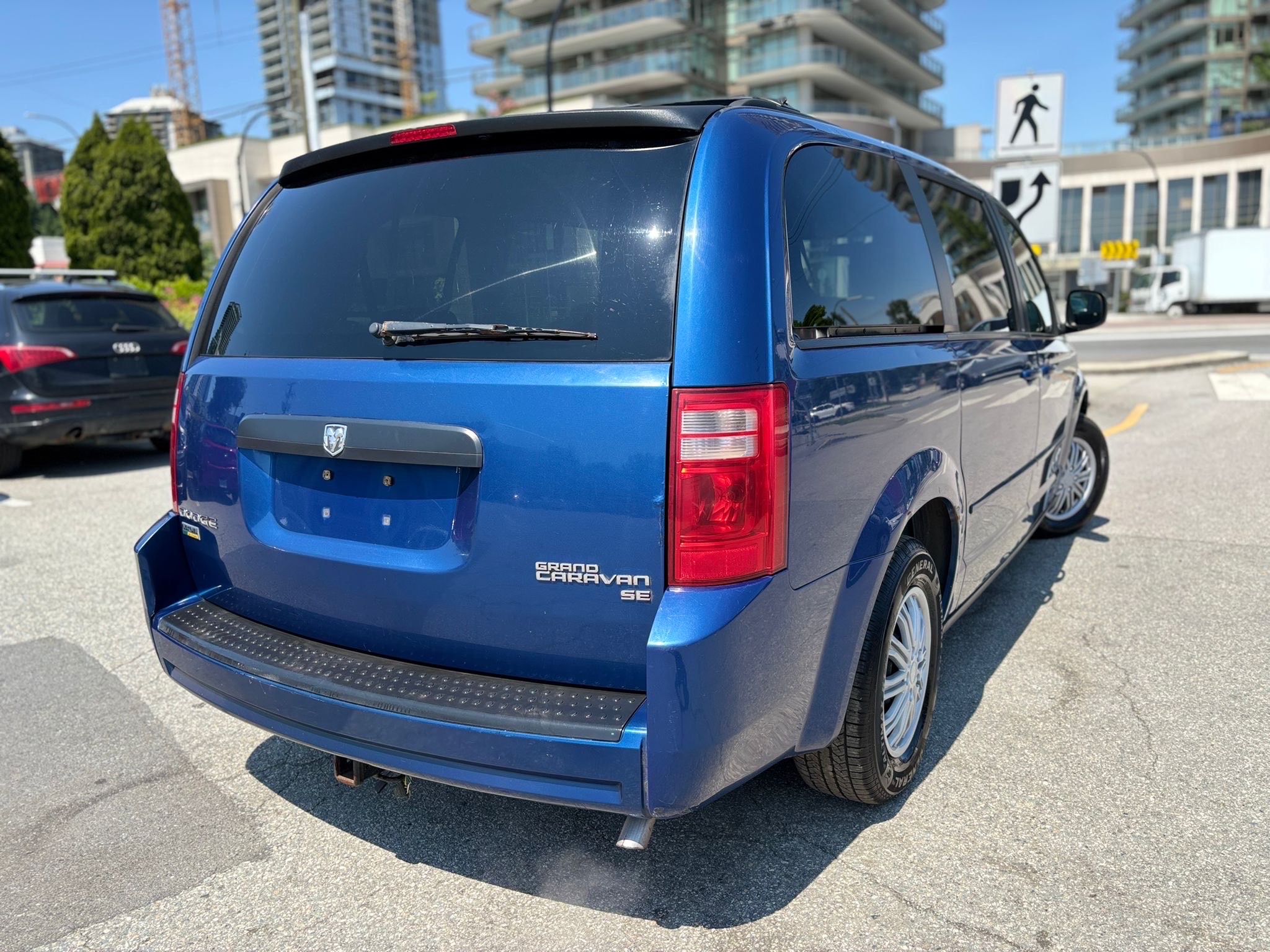 /canwestautoinc/2010-Dodge-GrandCaravan-8792269888650155.jpg