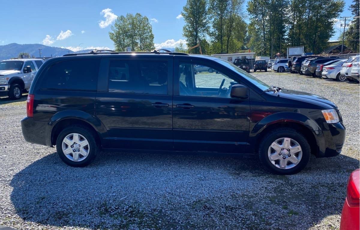 /canwestautoinc/2010-Dodge-GrandCaravan-9902762374137348.jpg