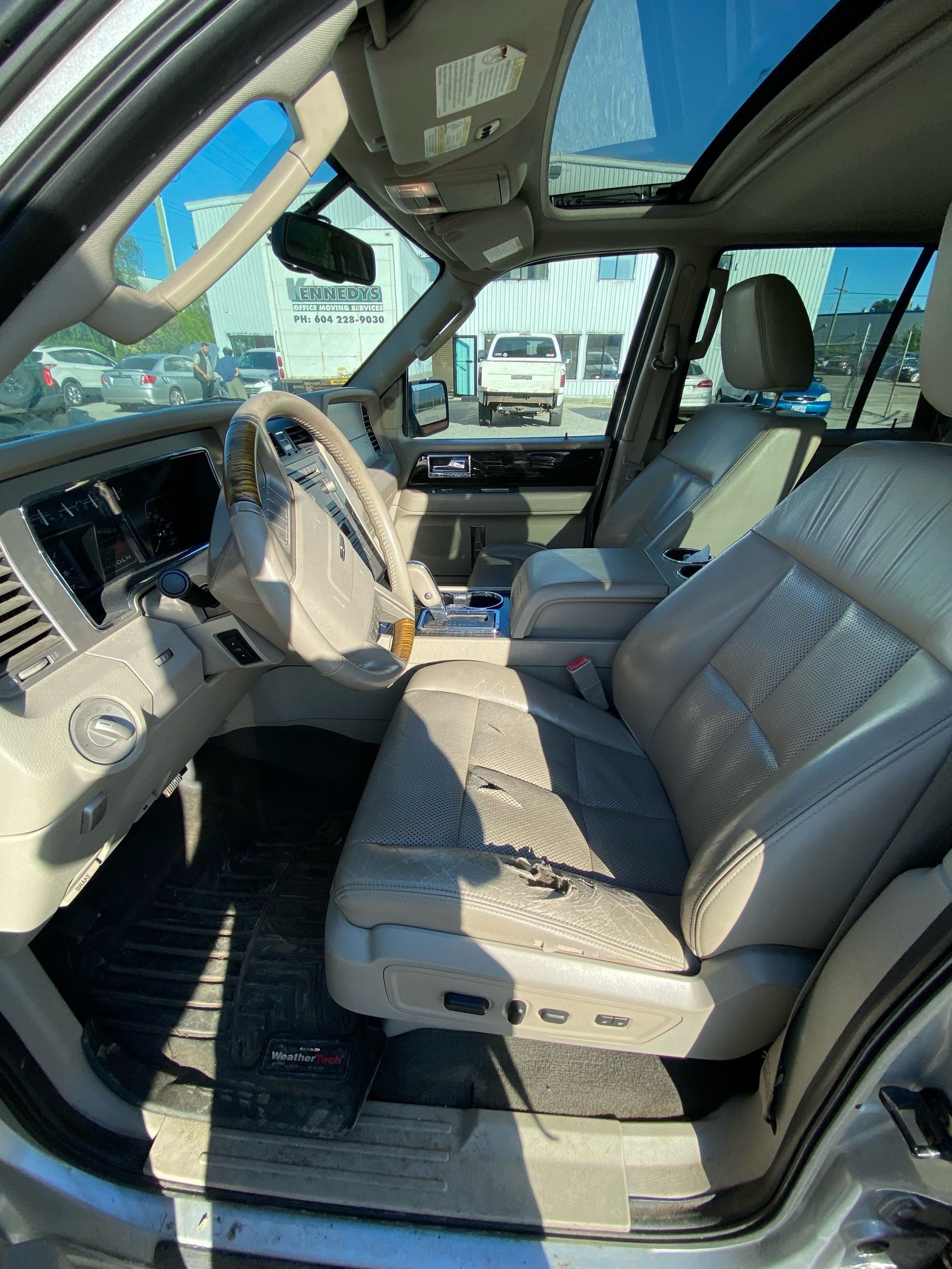 /canwestautoinc/2010-Lincoln-Navigator-5319554811682063.jpg