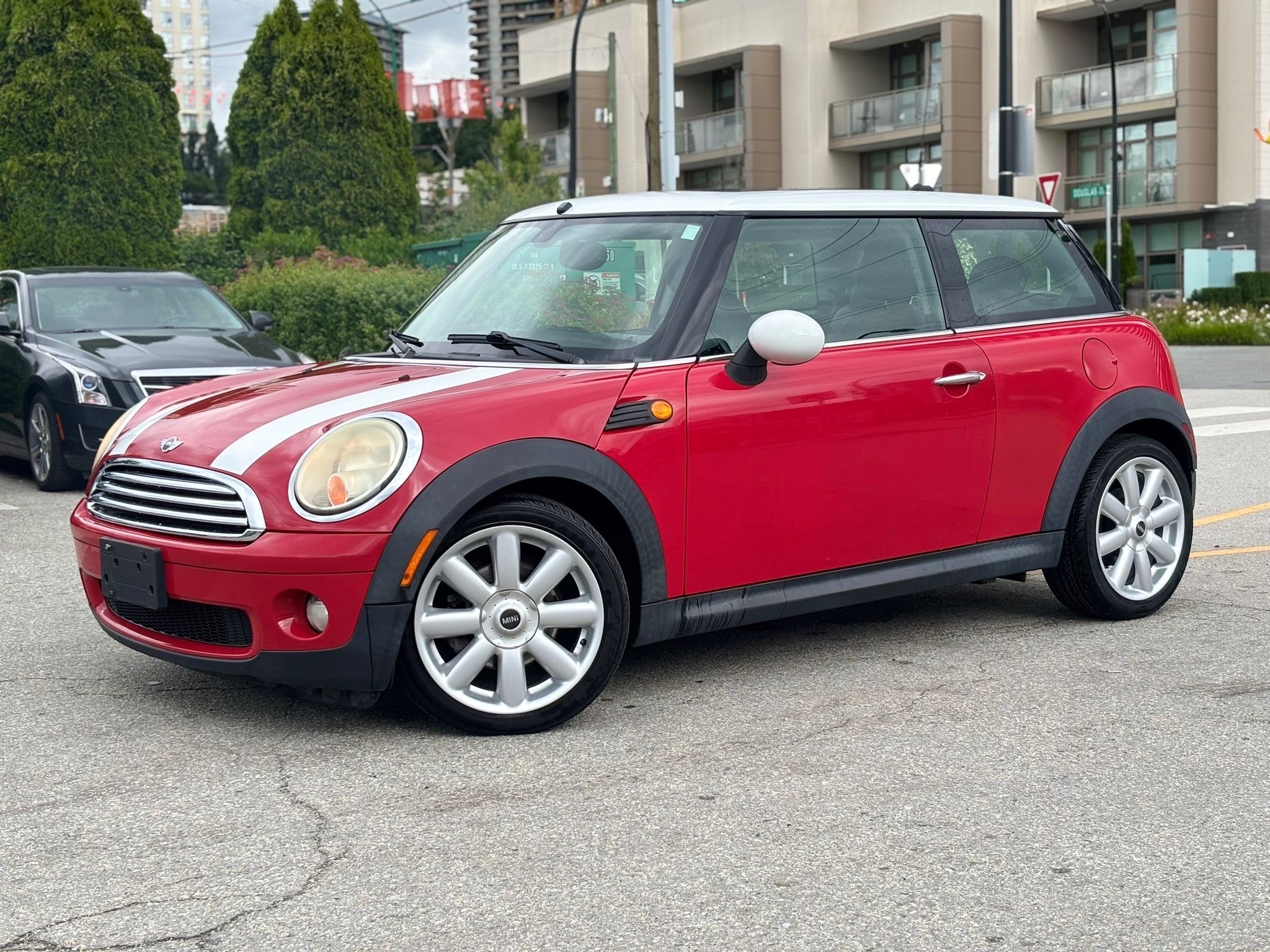 /canwestautoinc/2010-MINI-CooperHardtop-25241521547035783.jpg