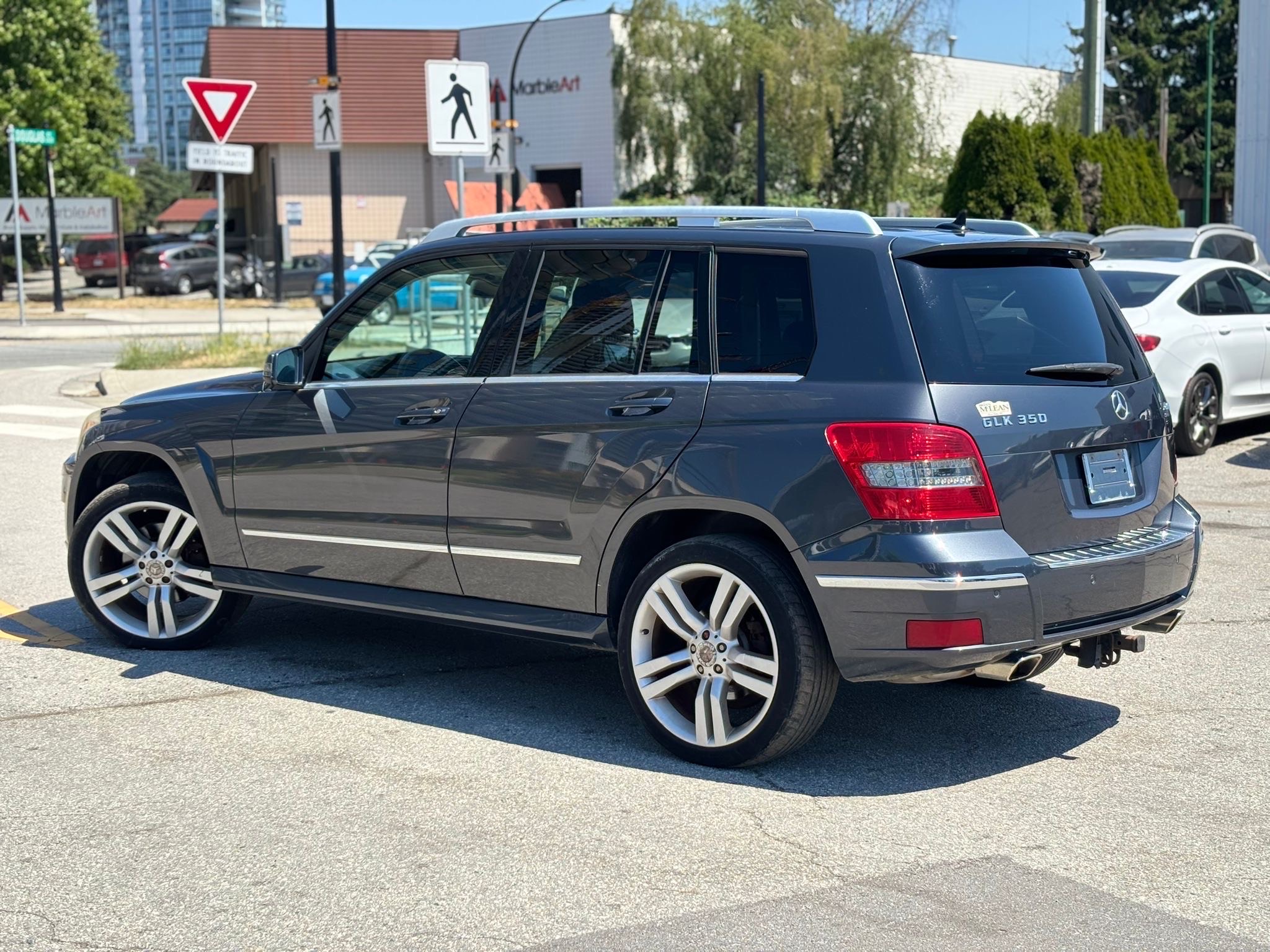 /canwestautoinc/2010-Mercedes-Benz-GLK-Class-05259341919043892.jpg