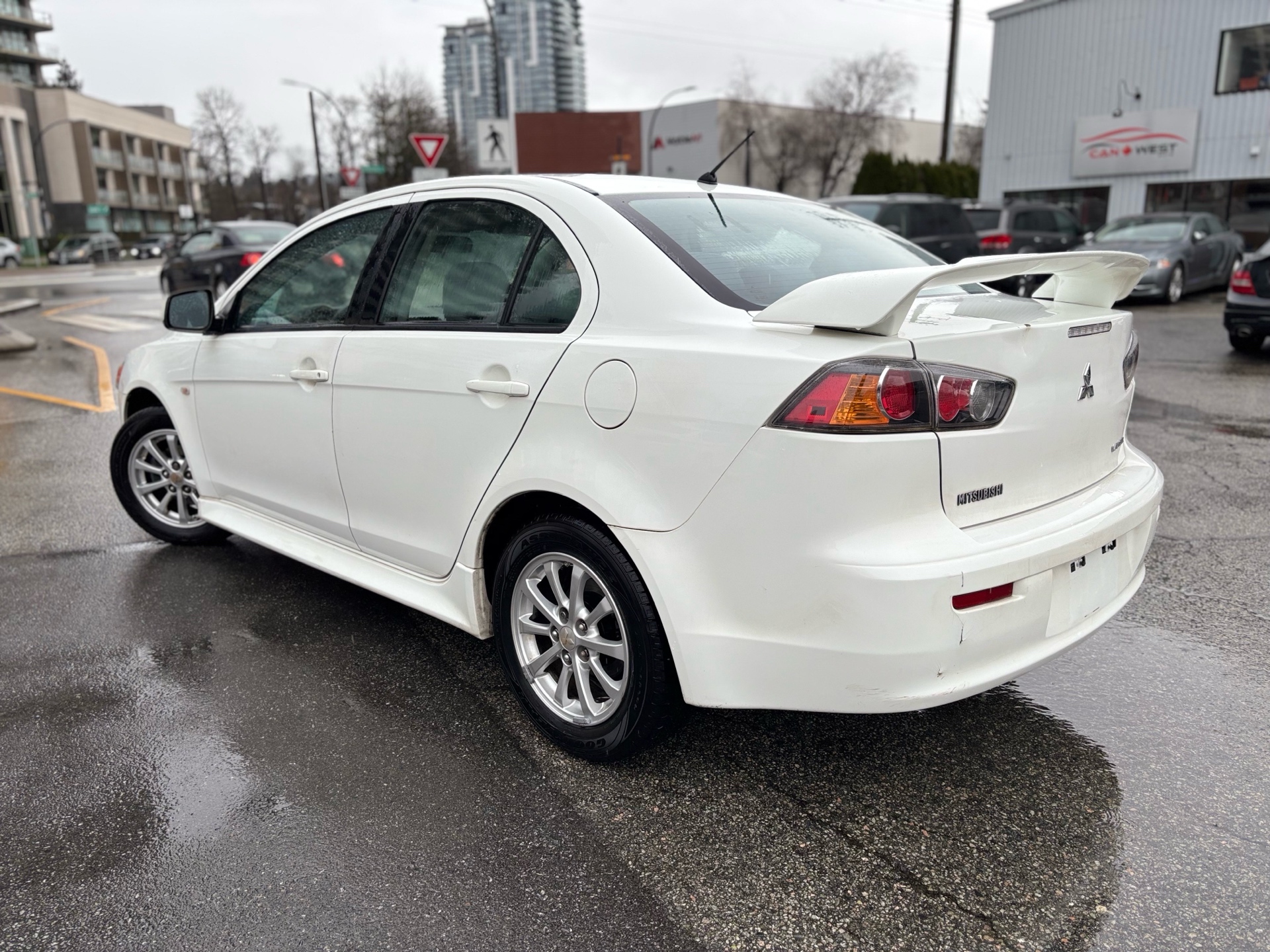 /canwestautoinc/2010-Mitsubishi-Lancer-704032782868476.jpg