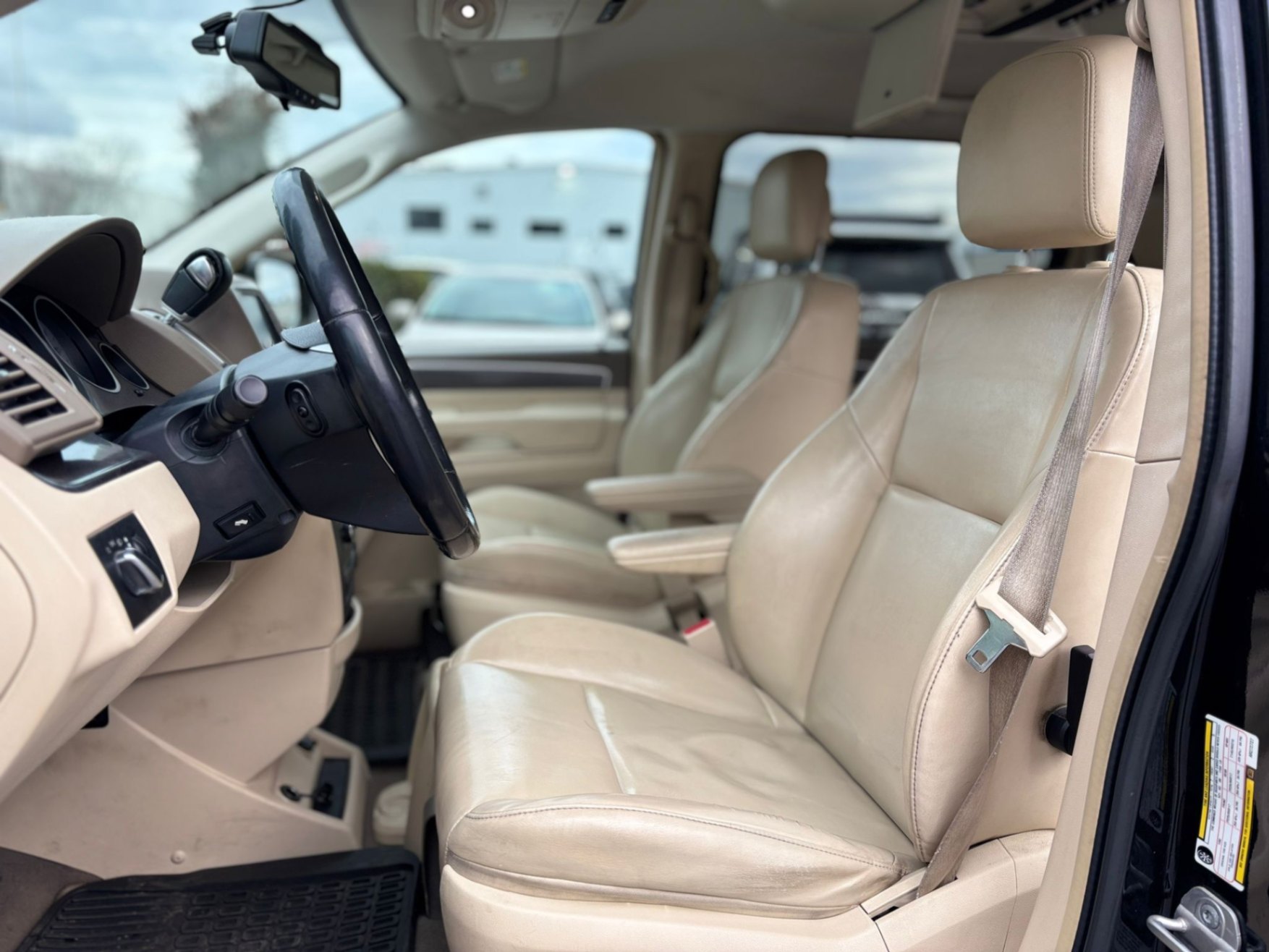 /canwestautoinc/2010-Volkswagen-Routan-06850670640403789.jpg