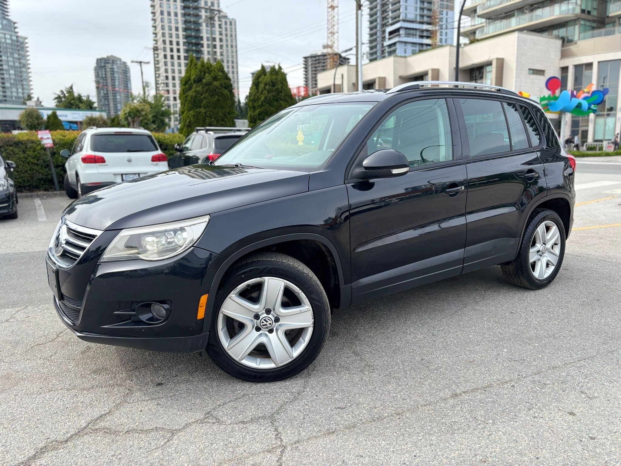 /canwestautoinc/2010-Volkswagen-Tiguan-09616879978649528.jpg