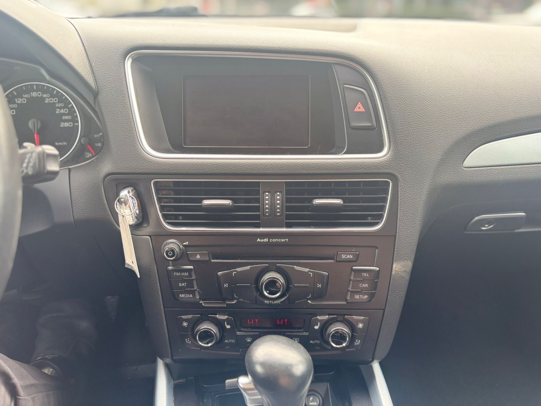 /canwestautoinc/2011-Audi-Q5-16402824921108317.jpg