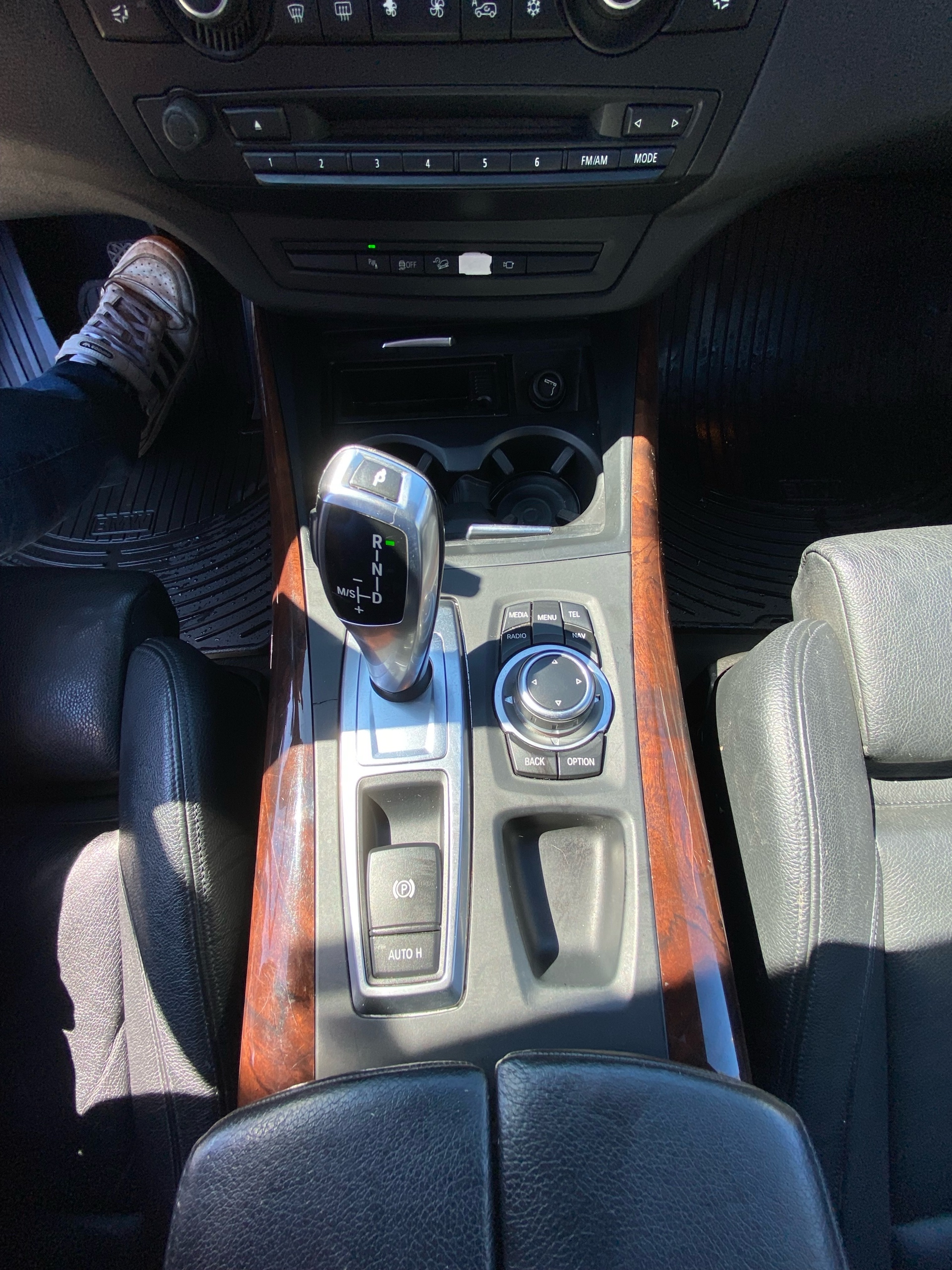 /canwestautoinc/2011-BMW-X5-029475292607521686.jpg
