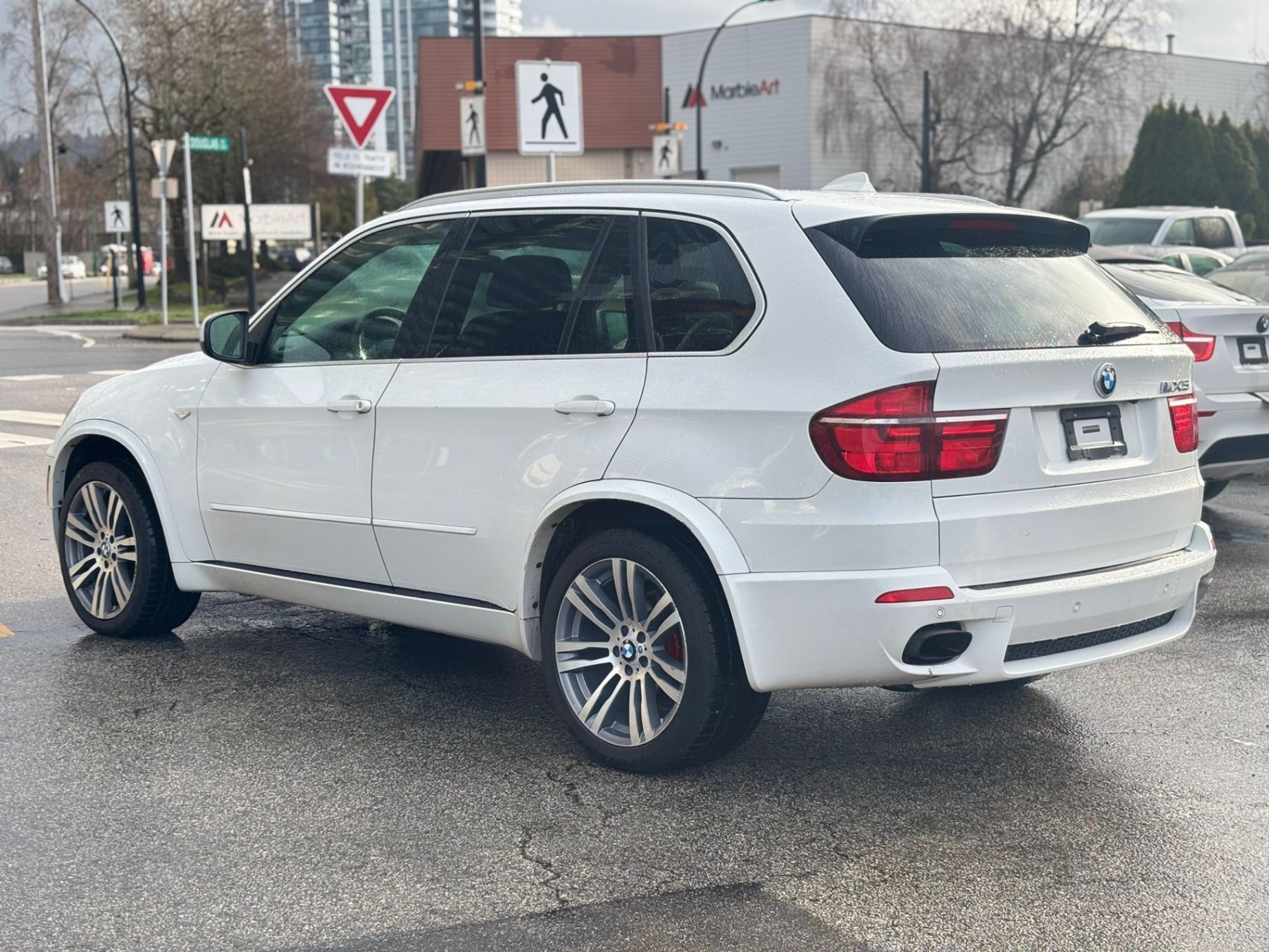 /canwestautoinc/2011-BMW-X5-12868470905992035.jpg