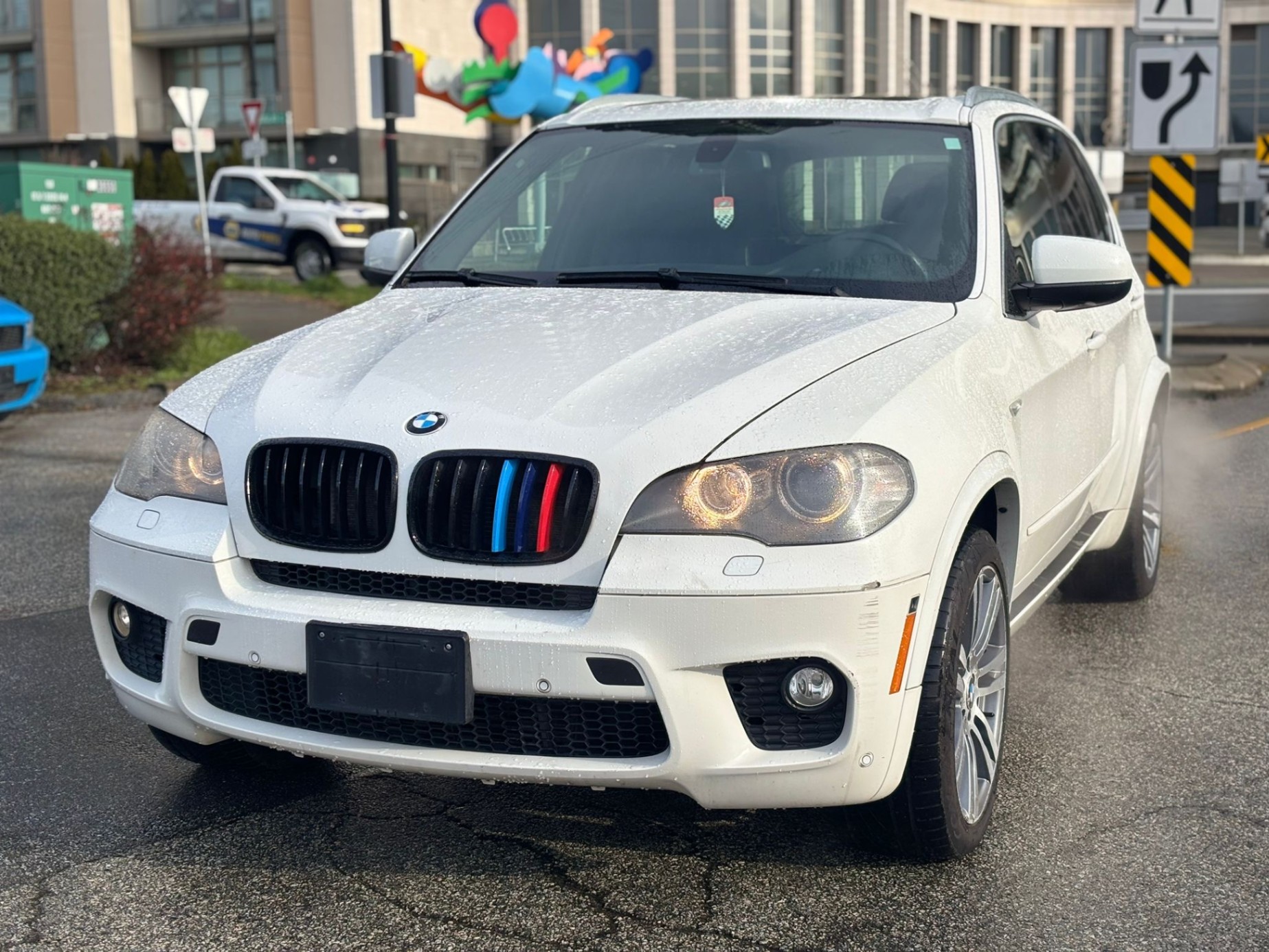 /canwestautoinc/2011-BMW-X5-22870496947609298.jpg