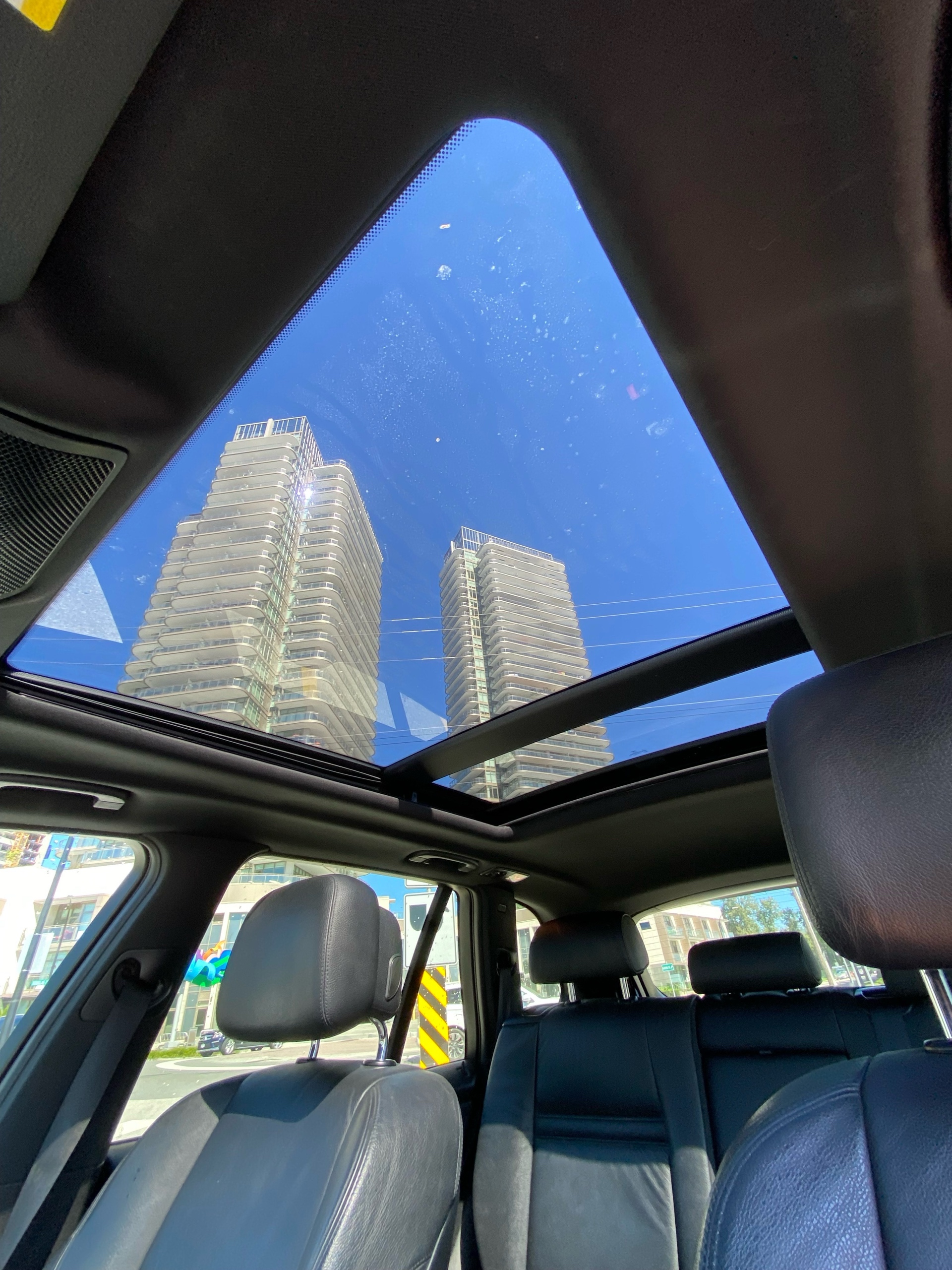 /canwestautoinc/2011-BMW-X5-23843655377561568.jpg