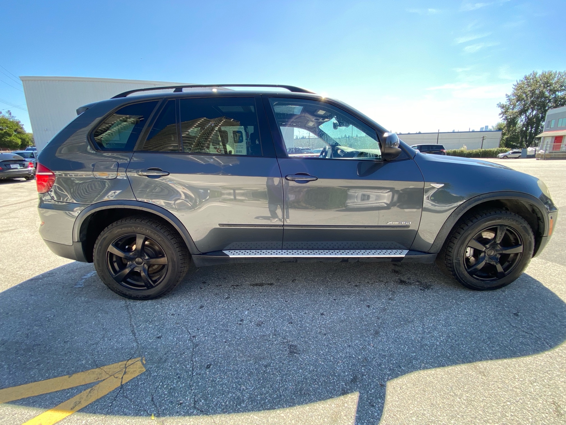 /canwestautoinc/2011-BMW-X5-36323375074342357.jpg