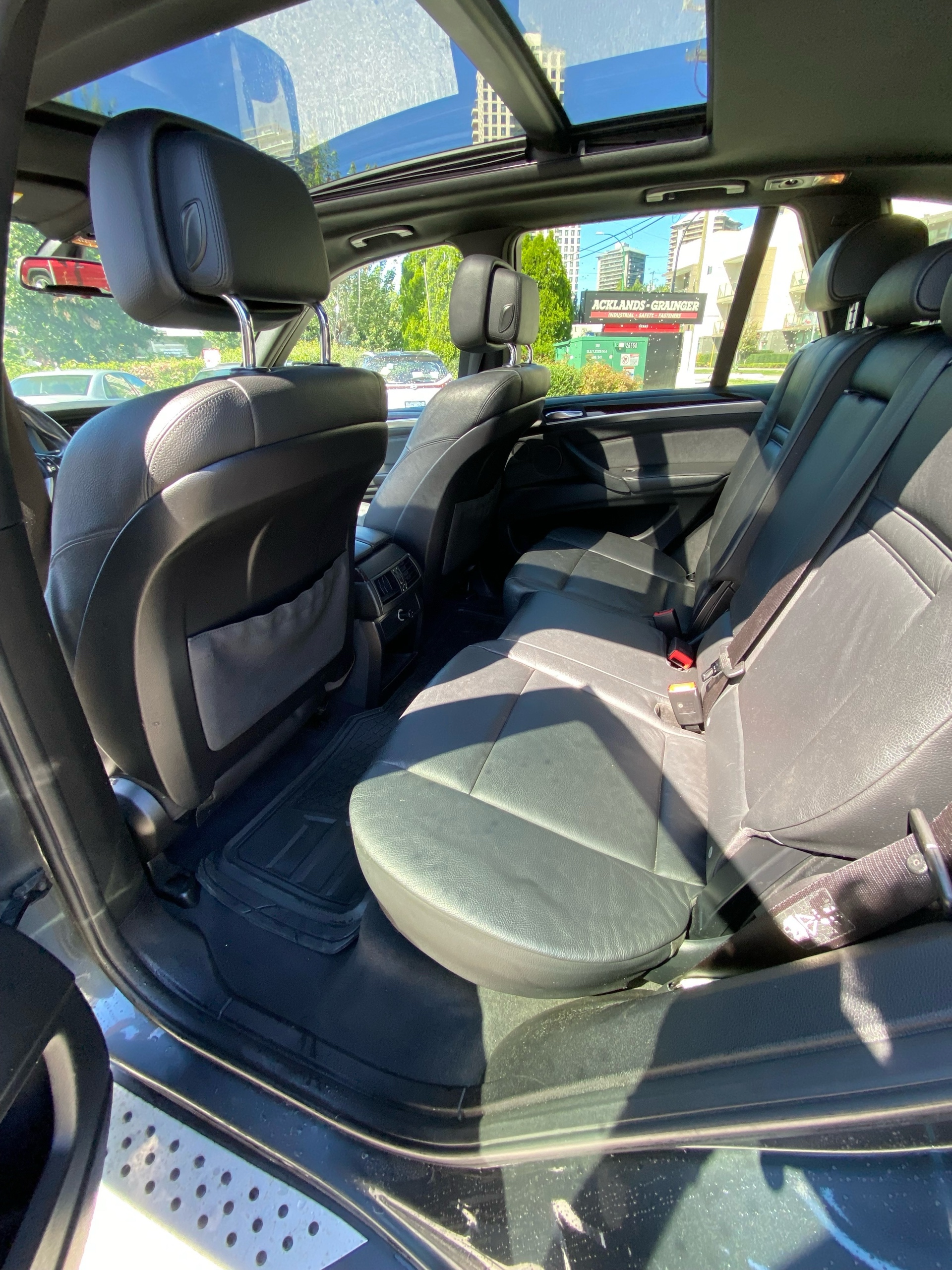 /canwestautoinc/2011-BMW-X5-43058521694758256.jpg
