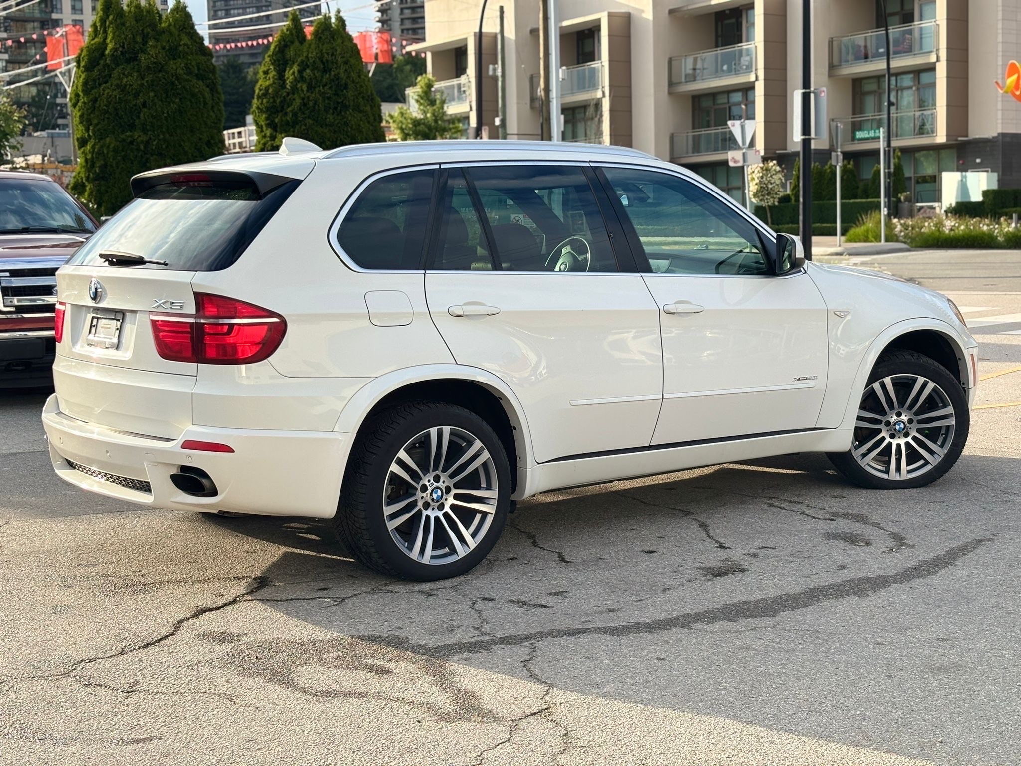 /canwestautoinc/2011-BMW-X5-6272754520440407.jpg