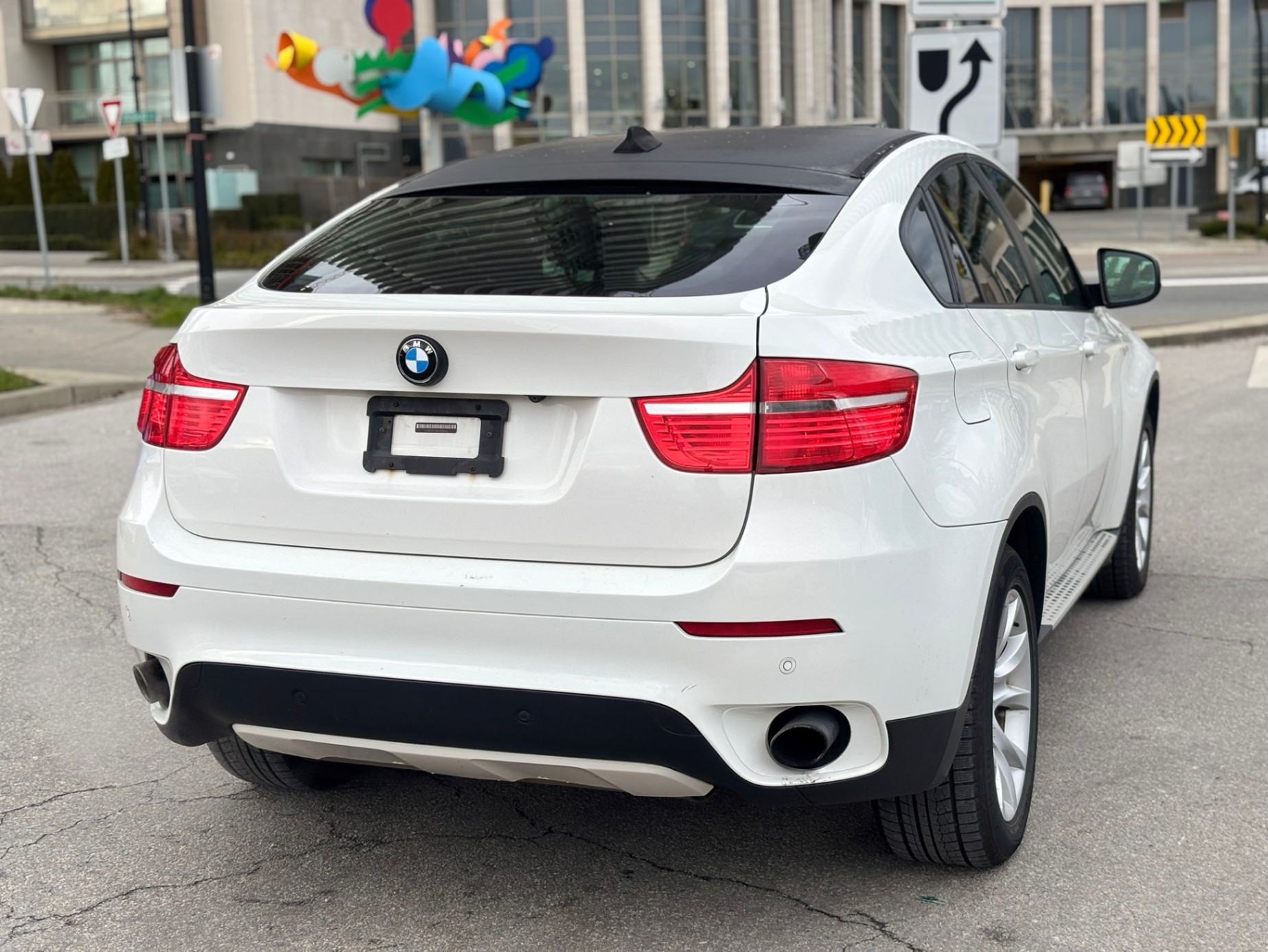 /canwestautoinc/2011-BMW-X6-2690875482076127.jpg