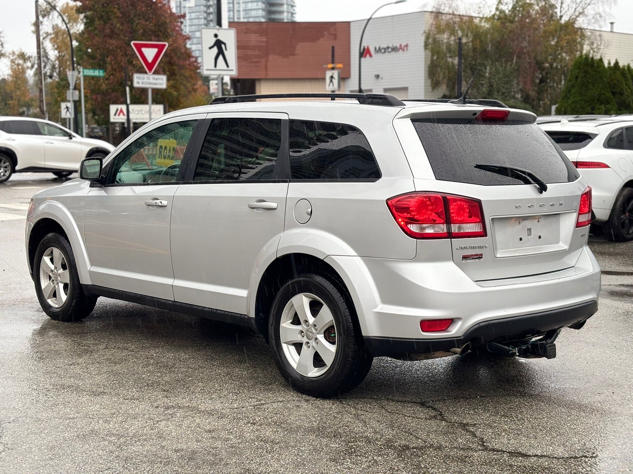 /canwestautoinc/2011-Dodge-Journey-44459530623076615.jpg